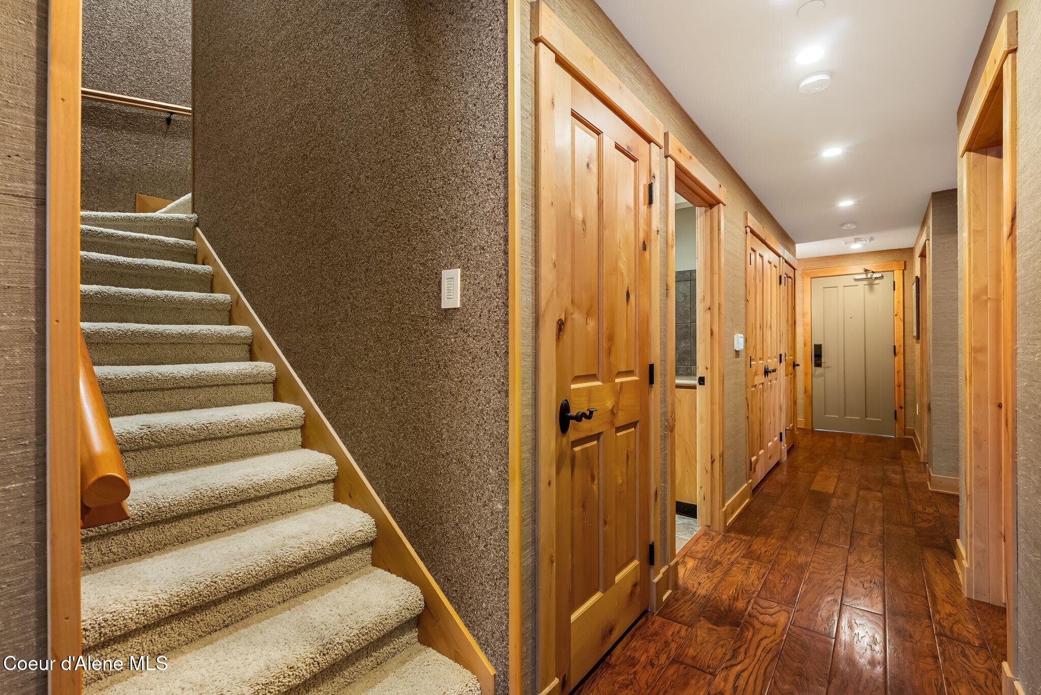 412 Sandpoint Avenue Unit: 334/335