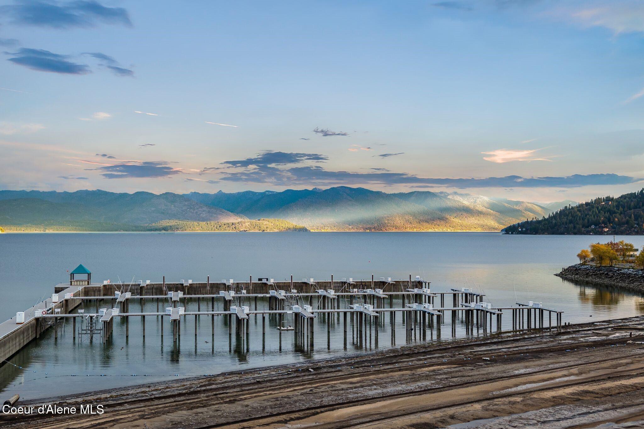 412 Sandpoint Avenue Unit: 334/335