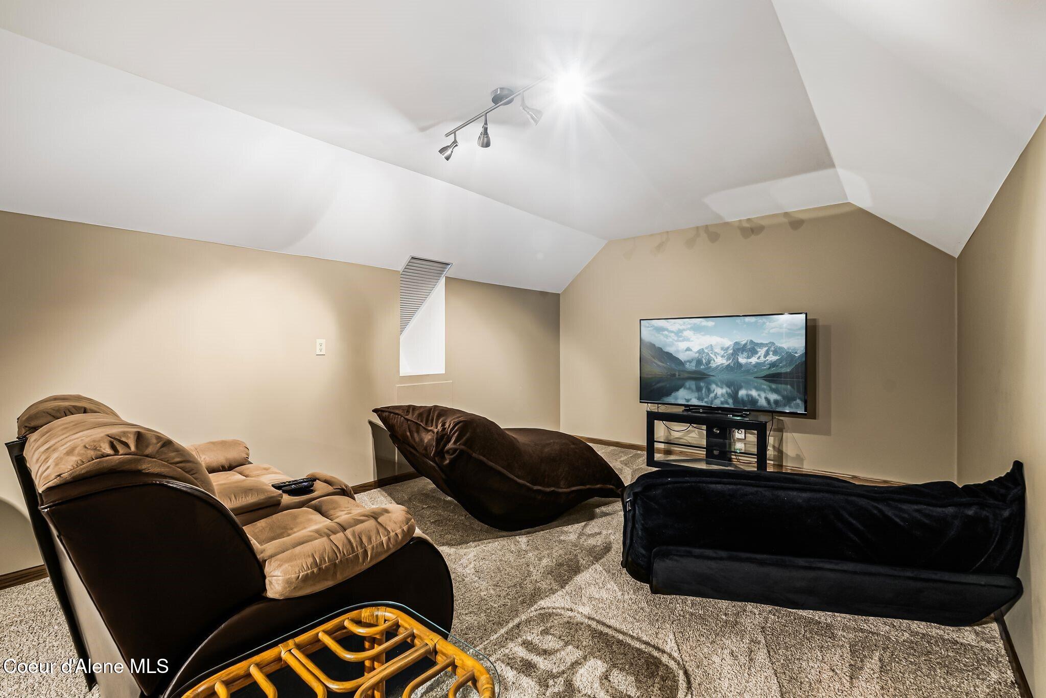 540 Ponder Pt Dr