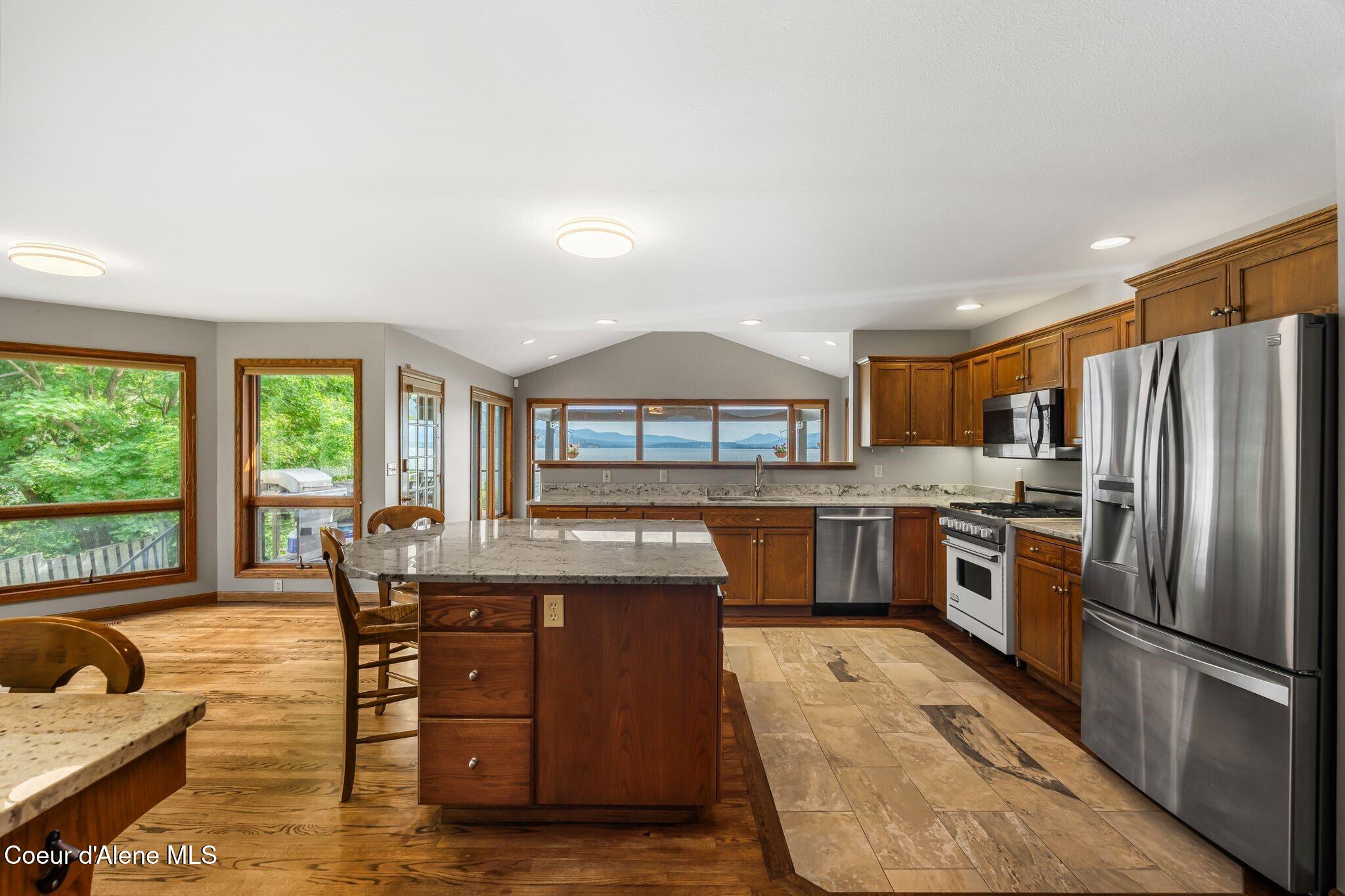 540 Ponder Pt Dr