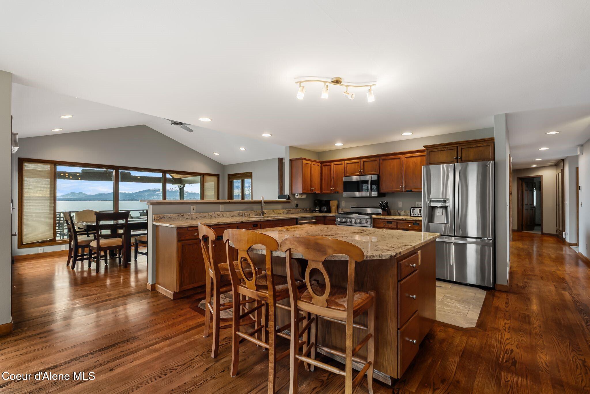 540 Ponder Pt Dr