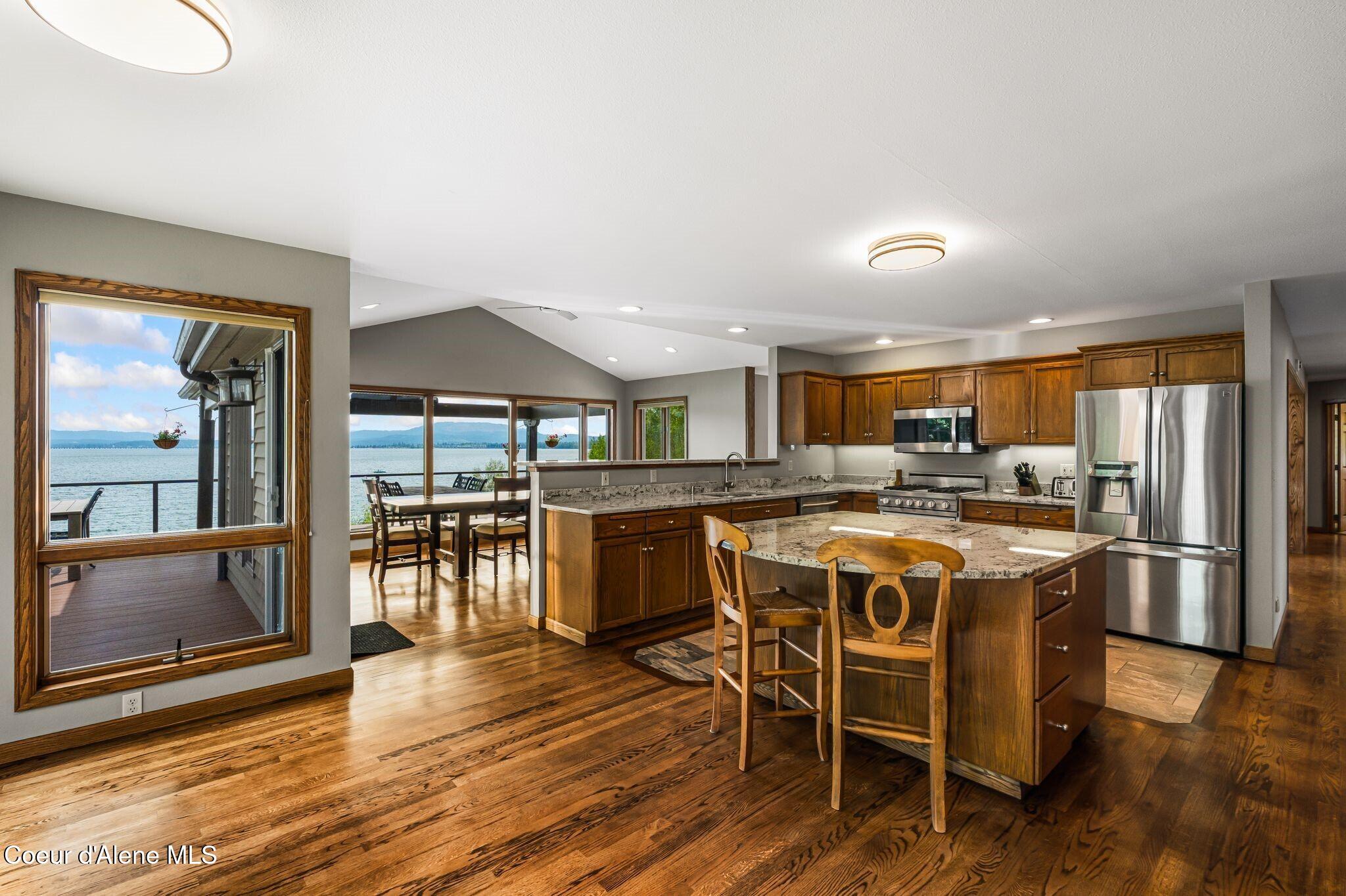 540 Ponder Pt Dr