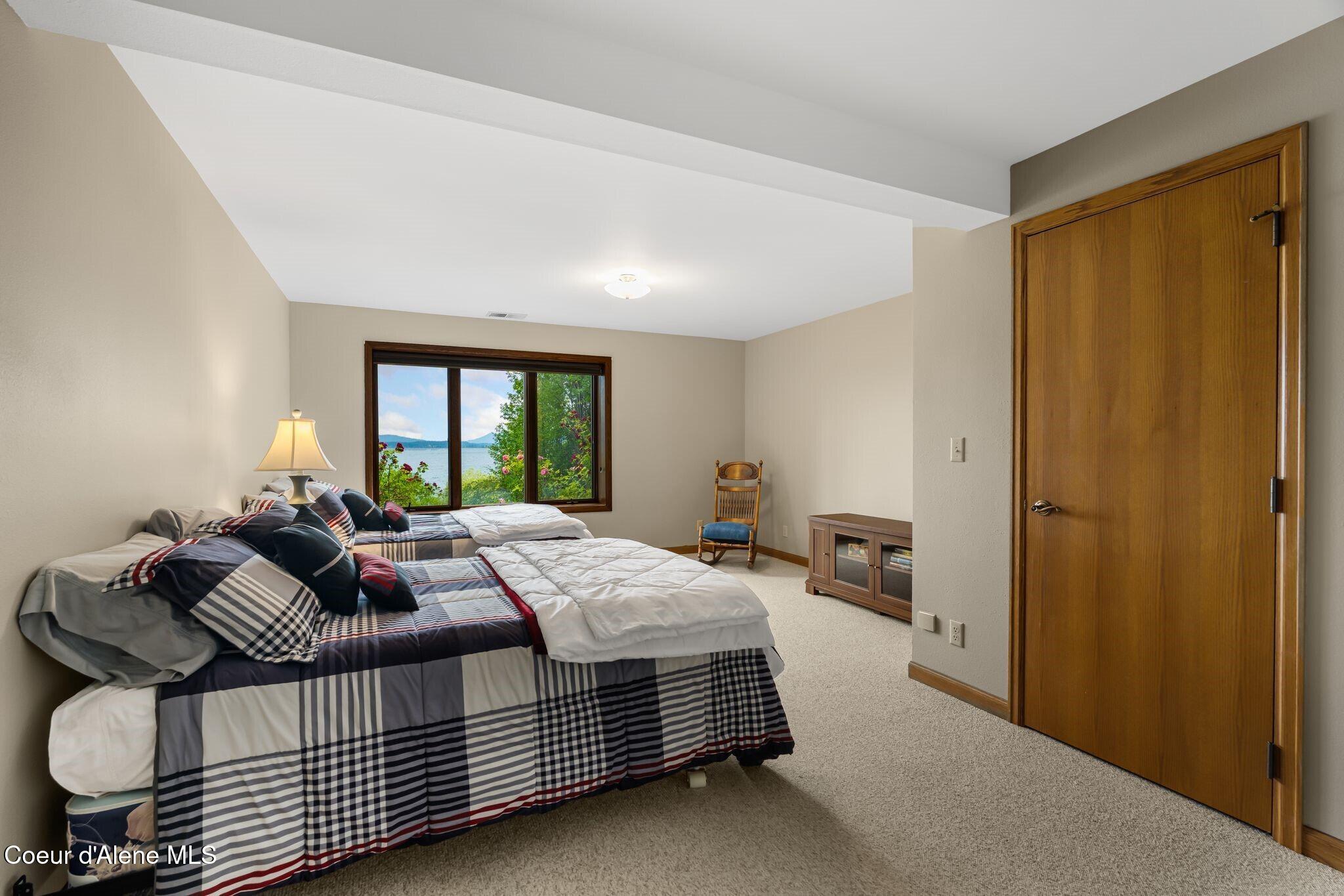 540 Ponder Pt Dr