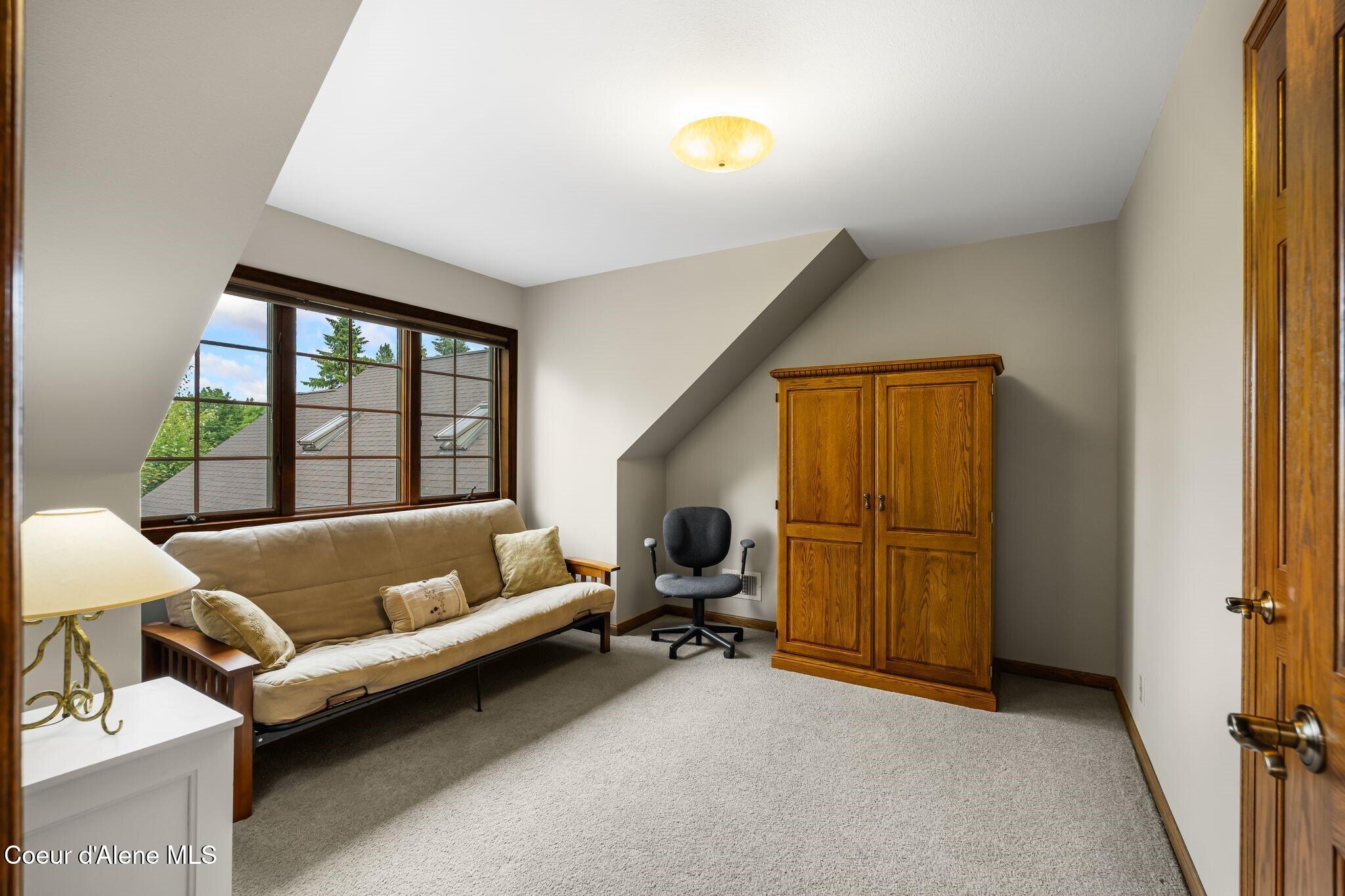 540 Ponder Pt Dr
