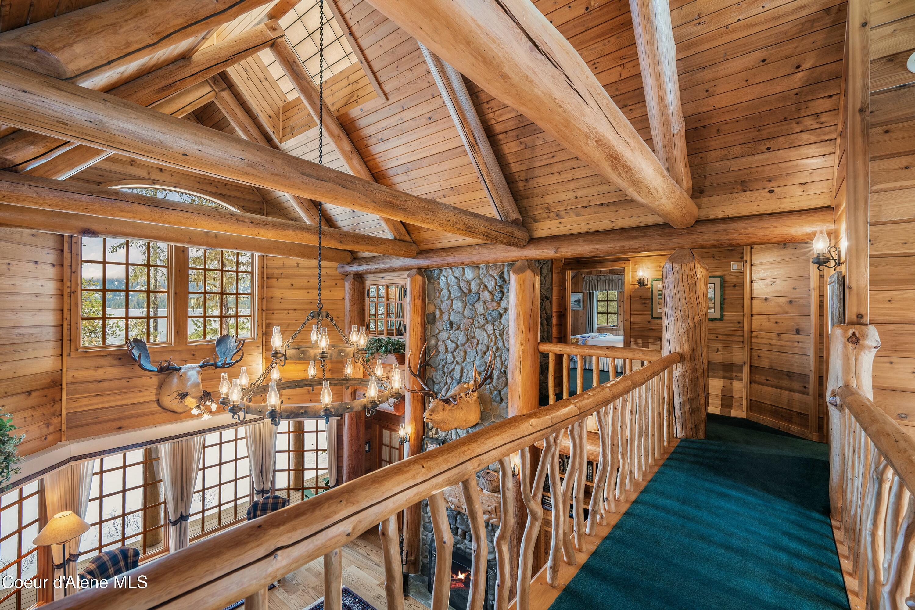 286 E Canoe Point Rd