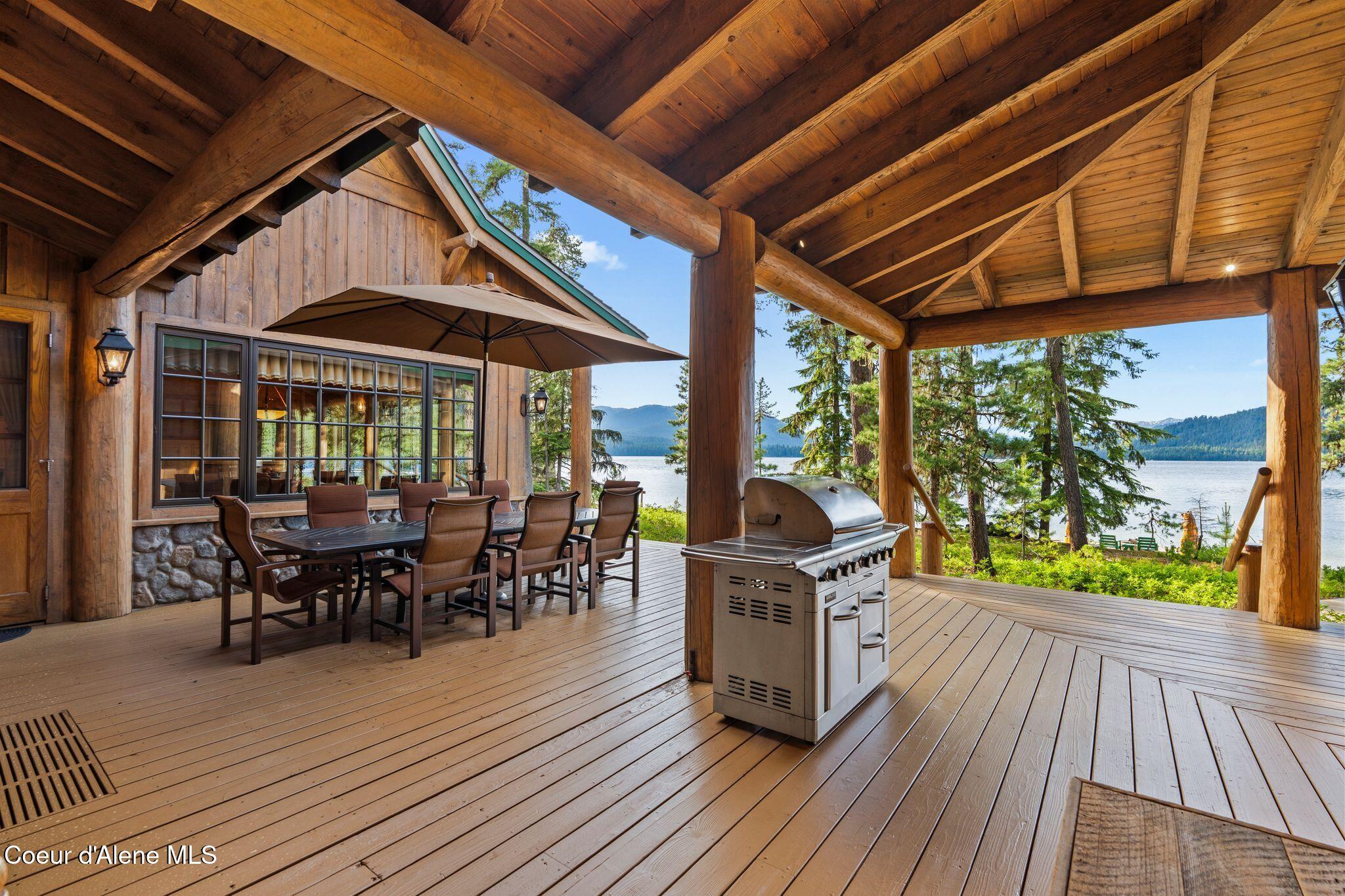 286 E Canoe Point Rd