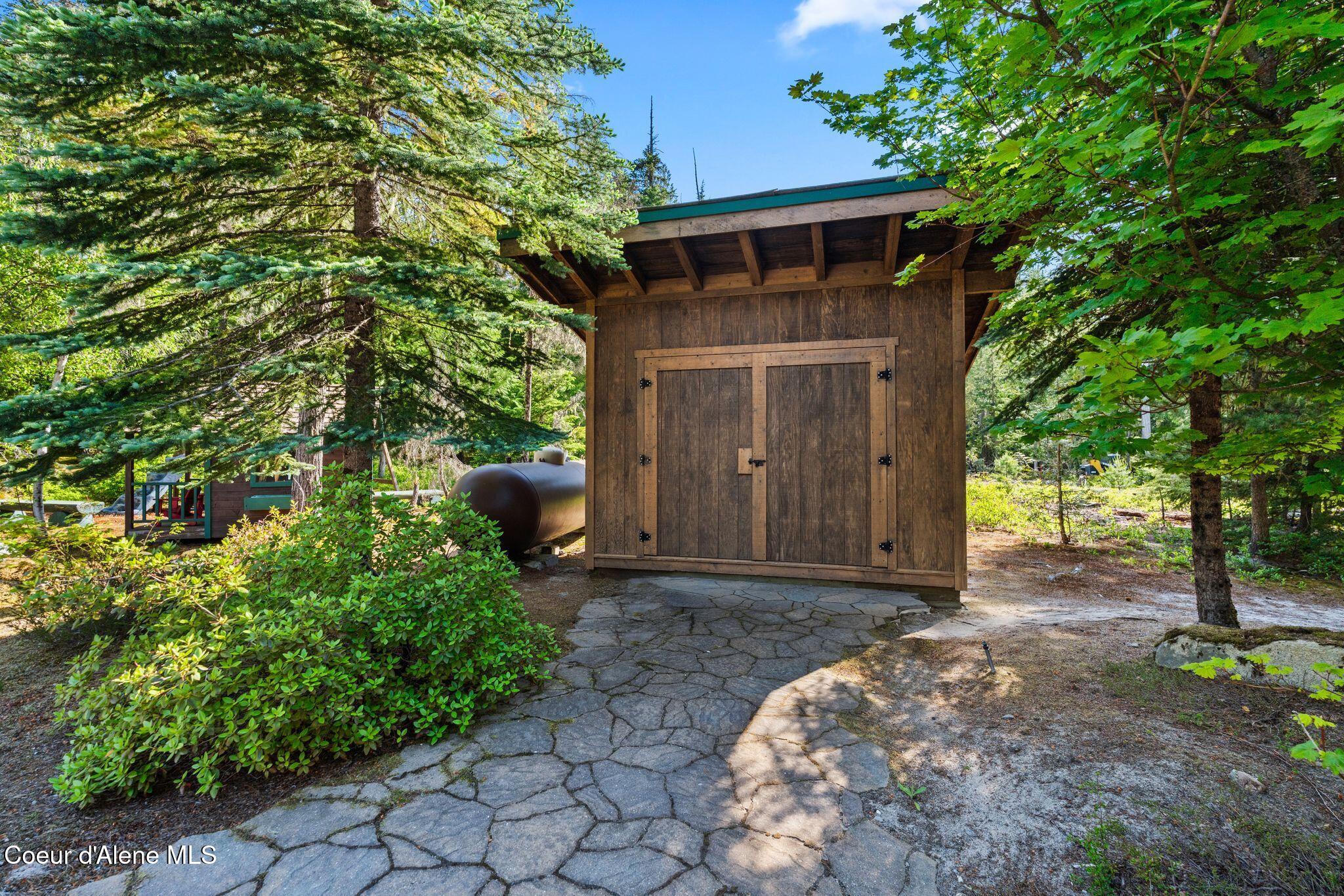 286 E Canoe Point Rd