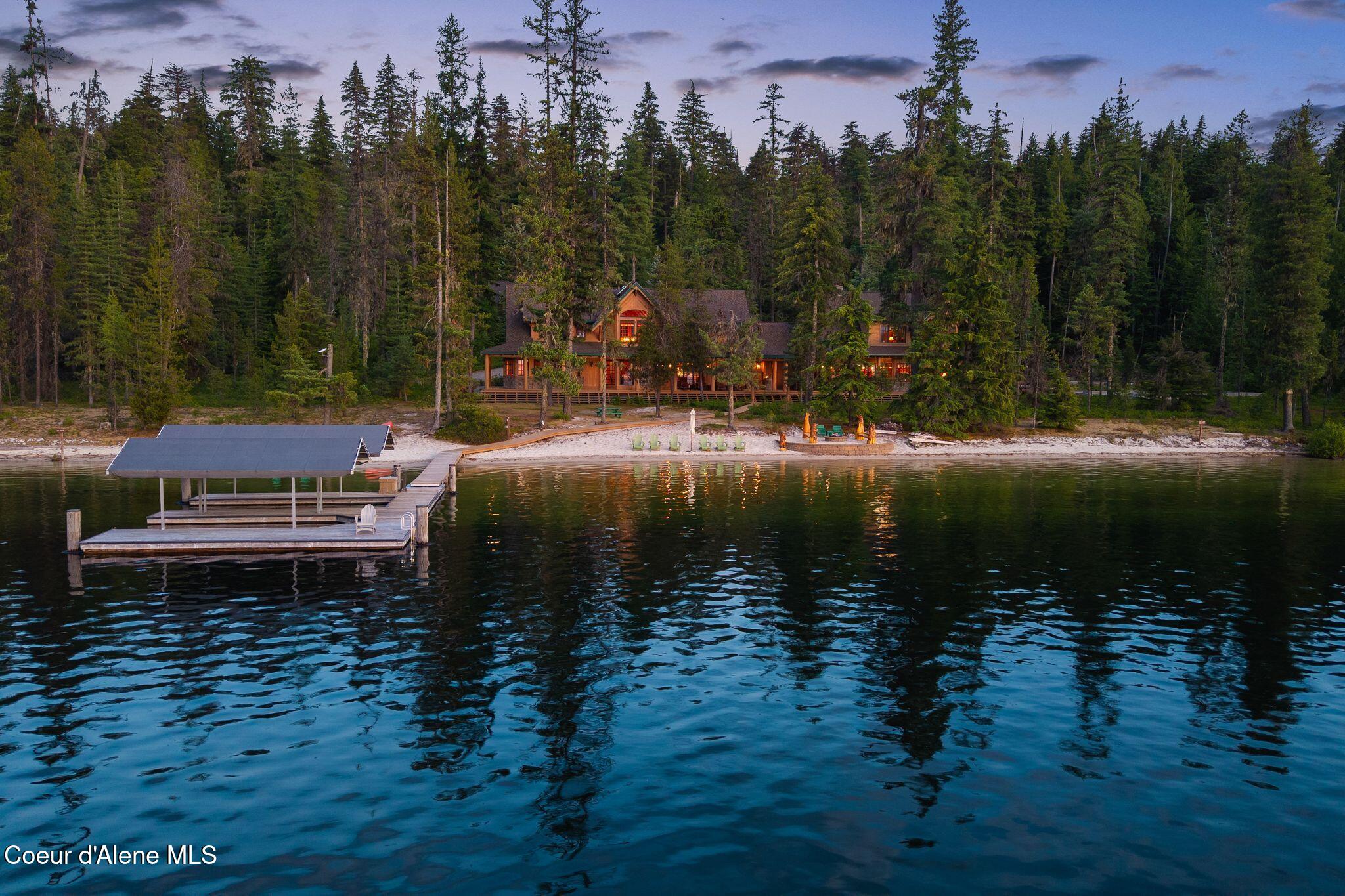 286 E Canoe Point Rd