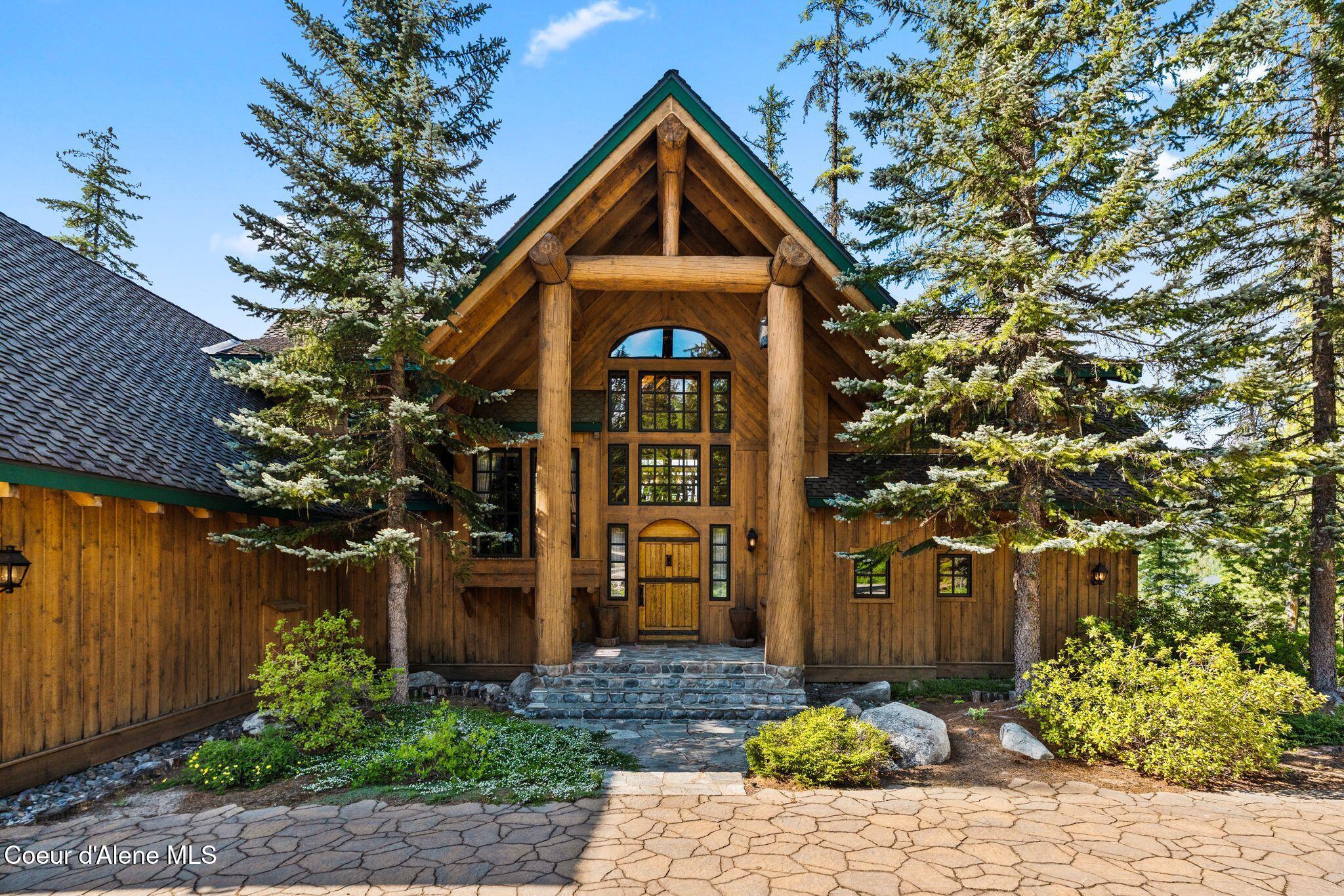286 E Canoe Point Rd