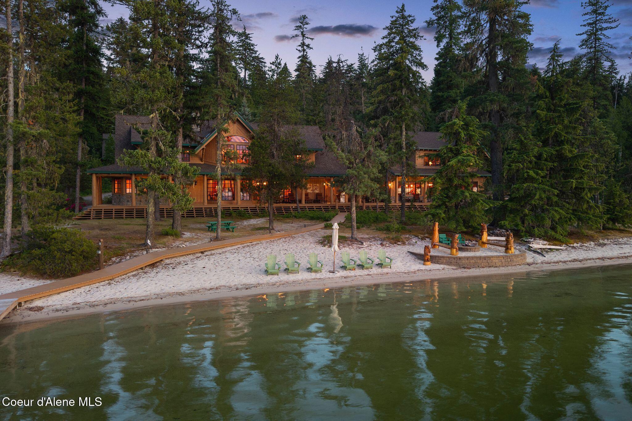 286 E Canoe Point Rd