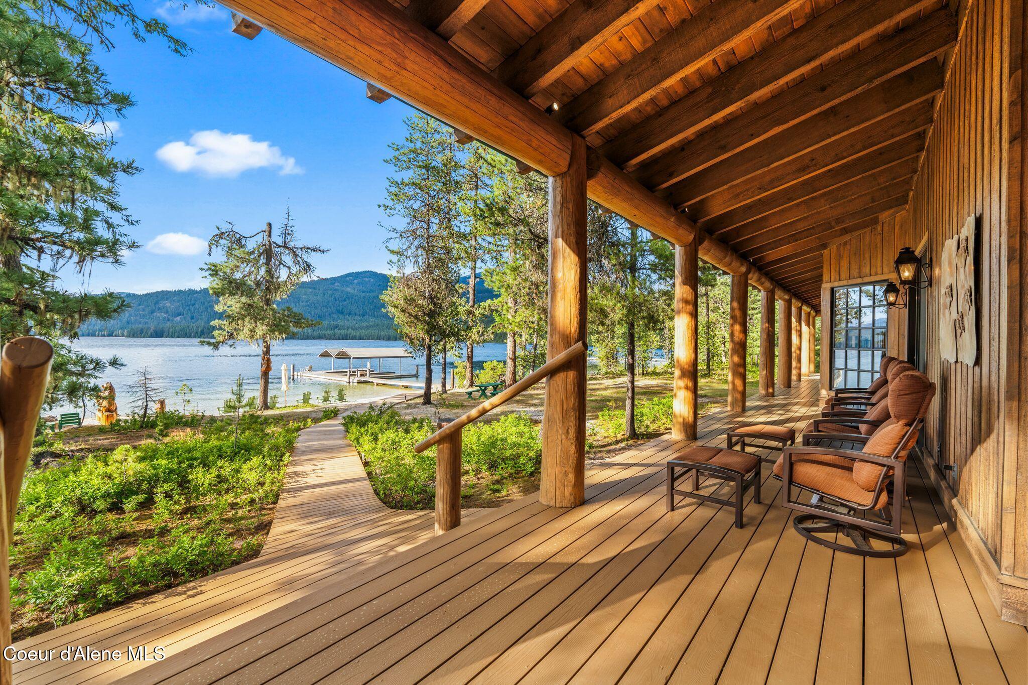 286 E Canoe Point Rd