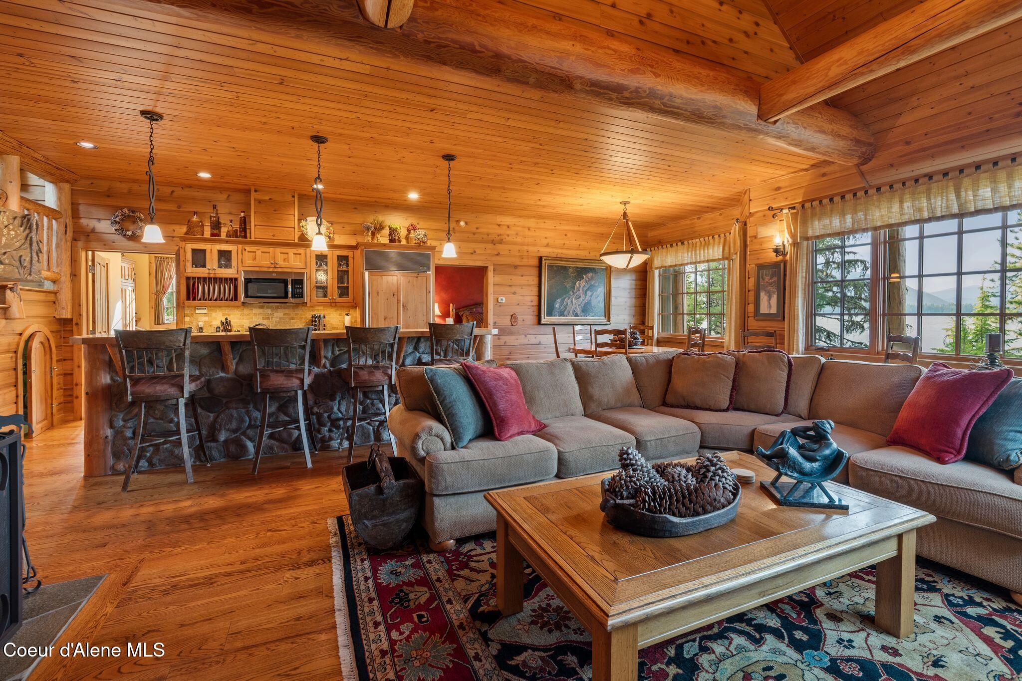 286 E Canoe Point Rd