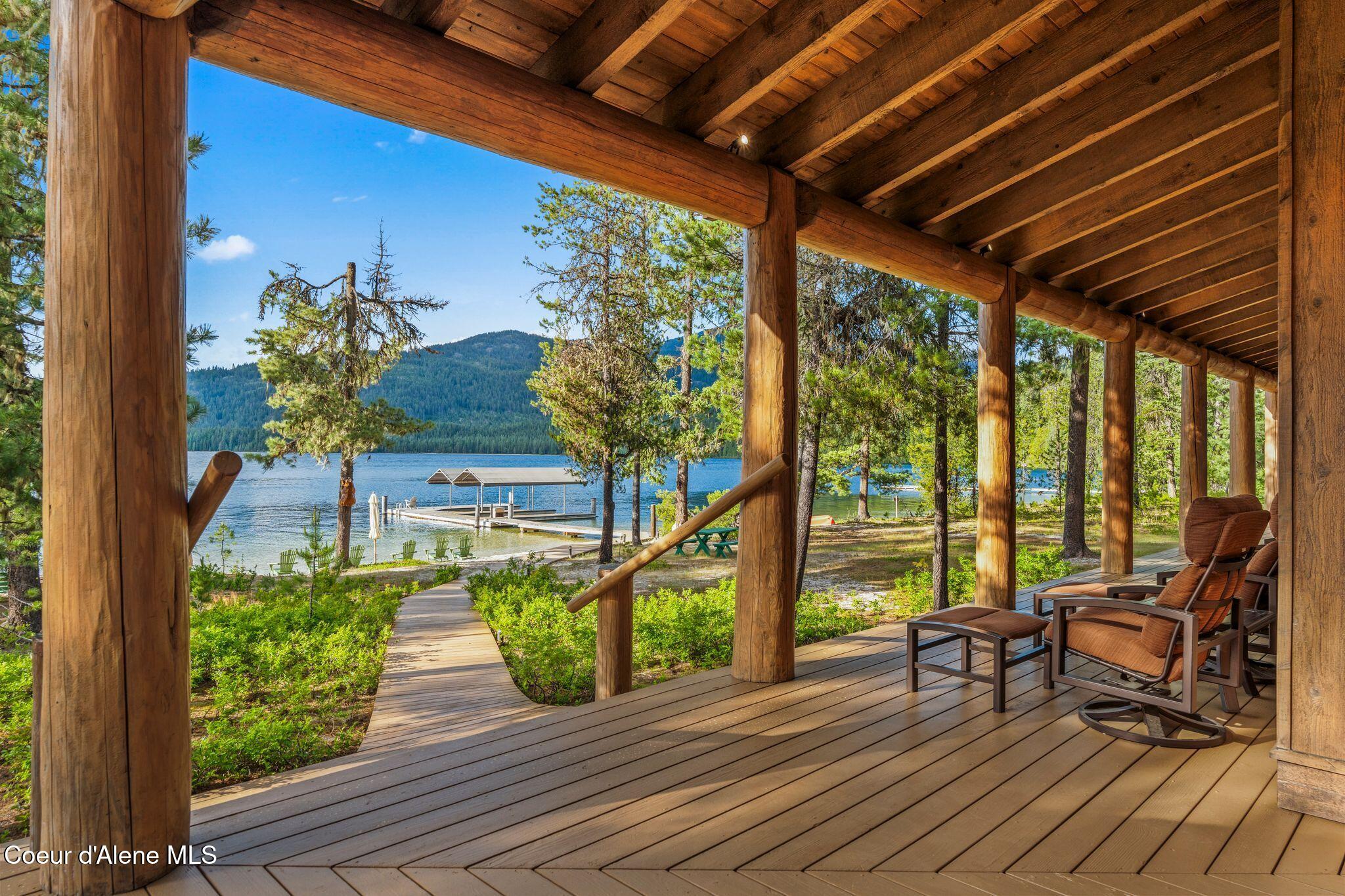 286 E Canoe Point Rd