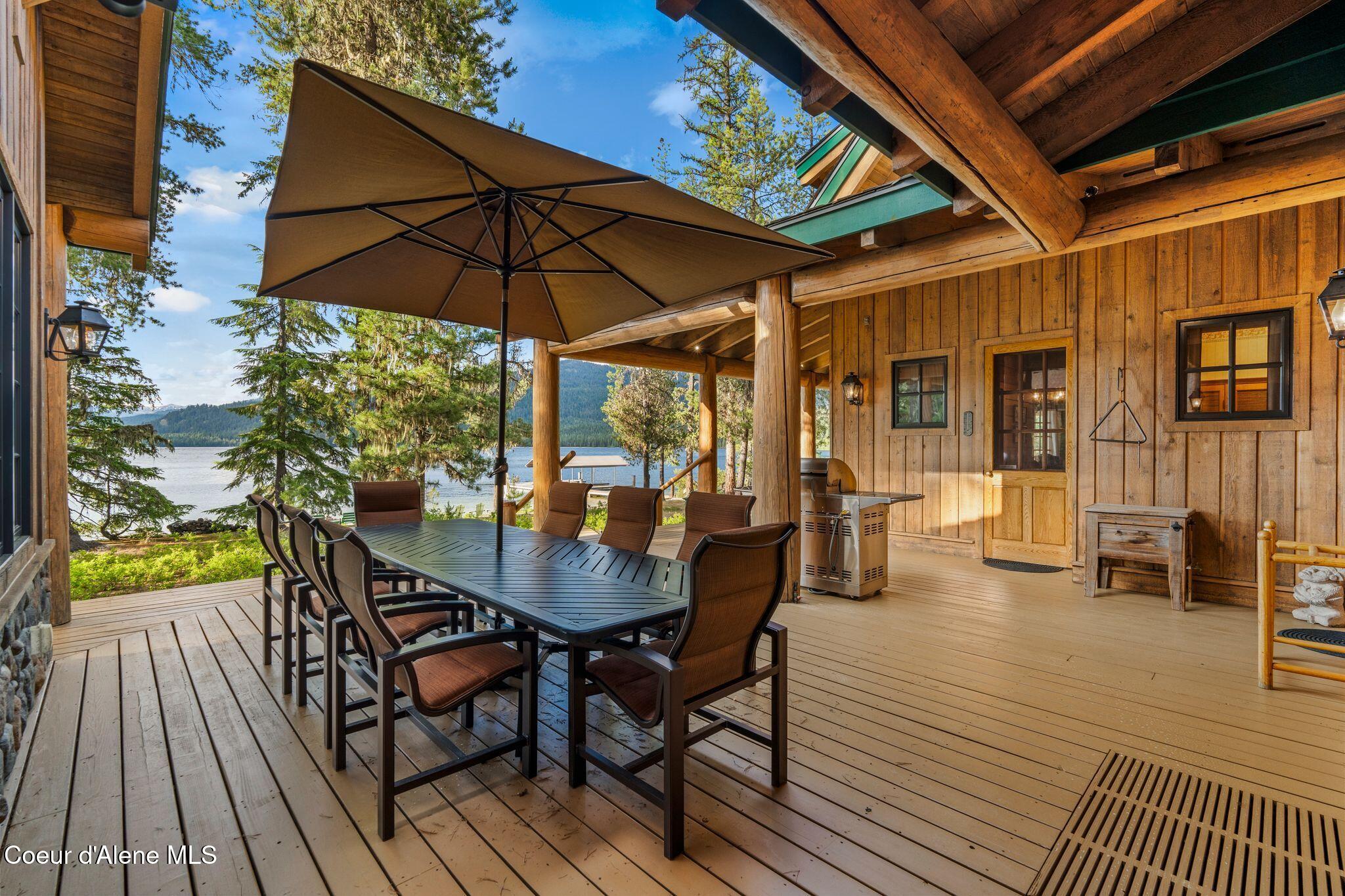 286 E Canoe Point Rd