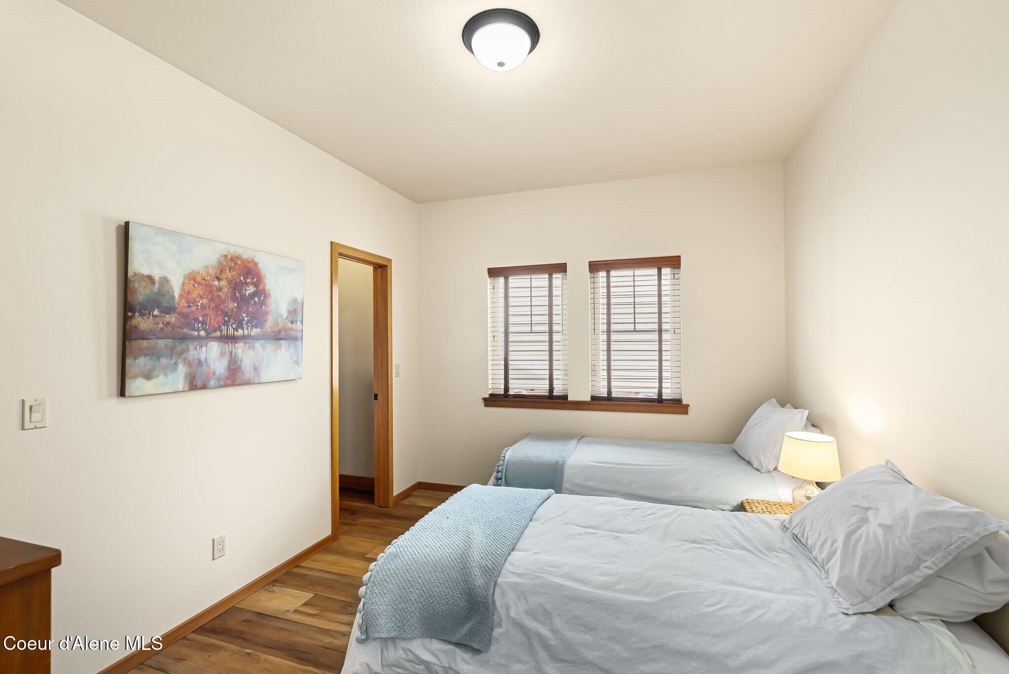 404 Lundblad PL