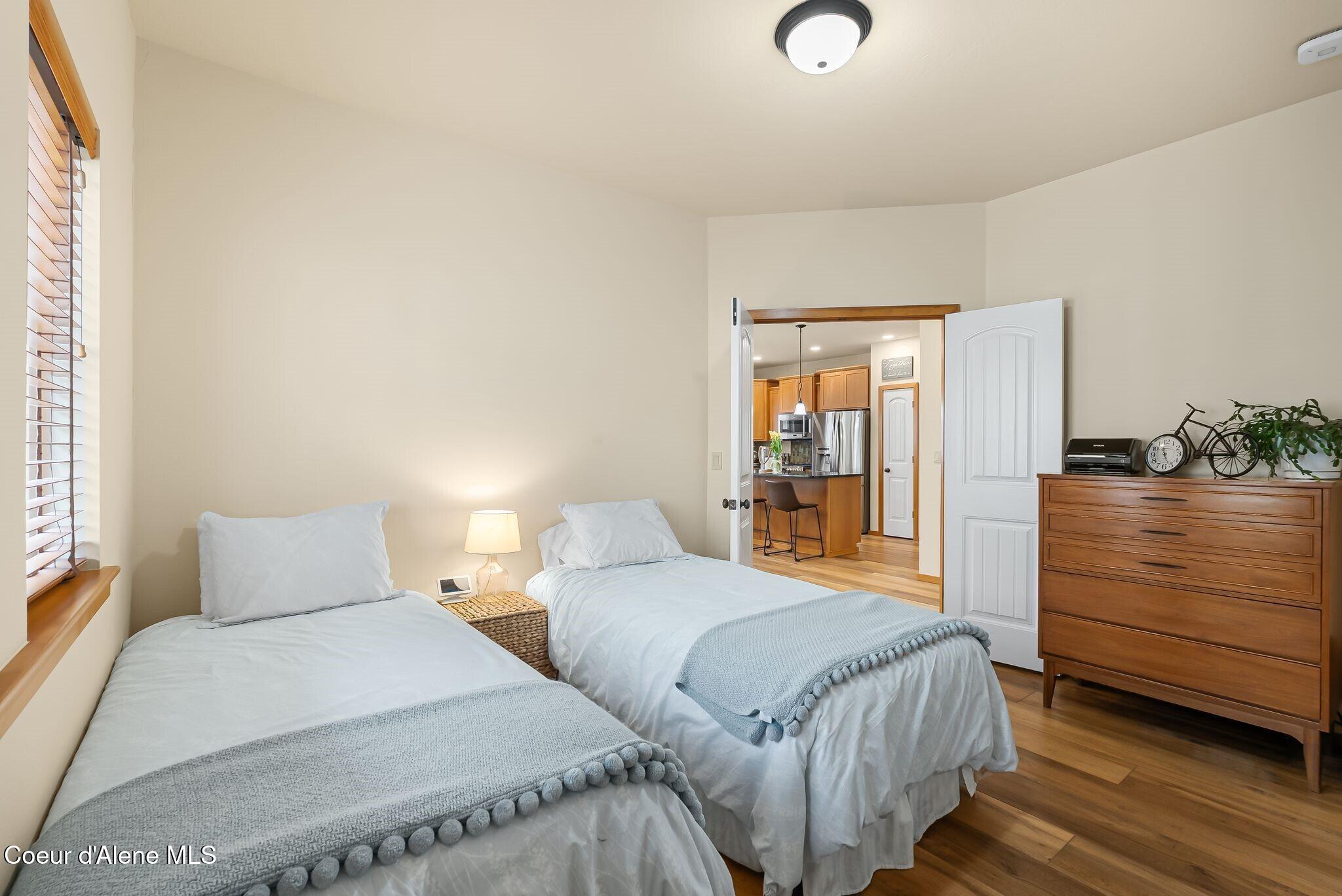 404 Lundblad PL