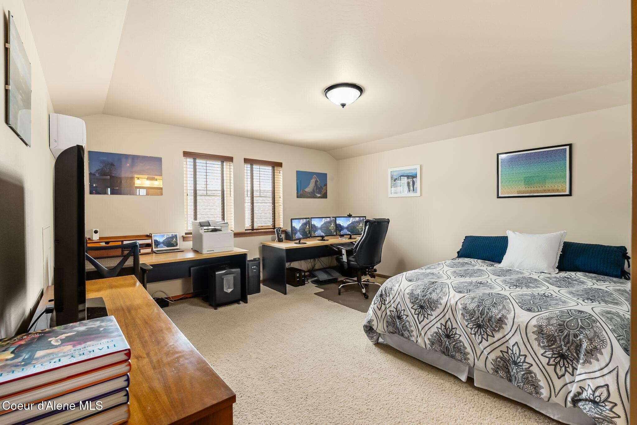 404 Lundblad PL