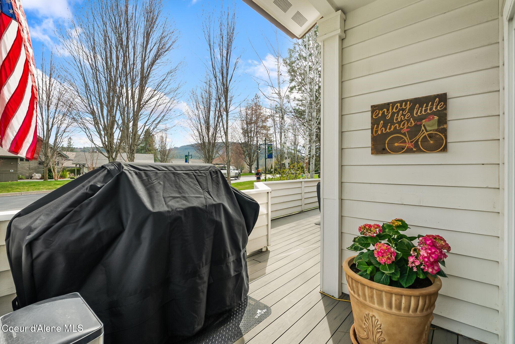 404 Lundblad PL