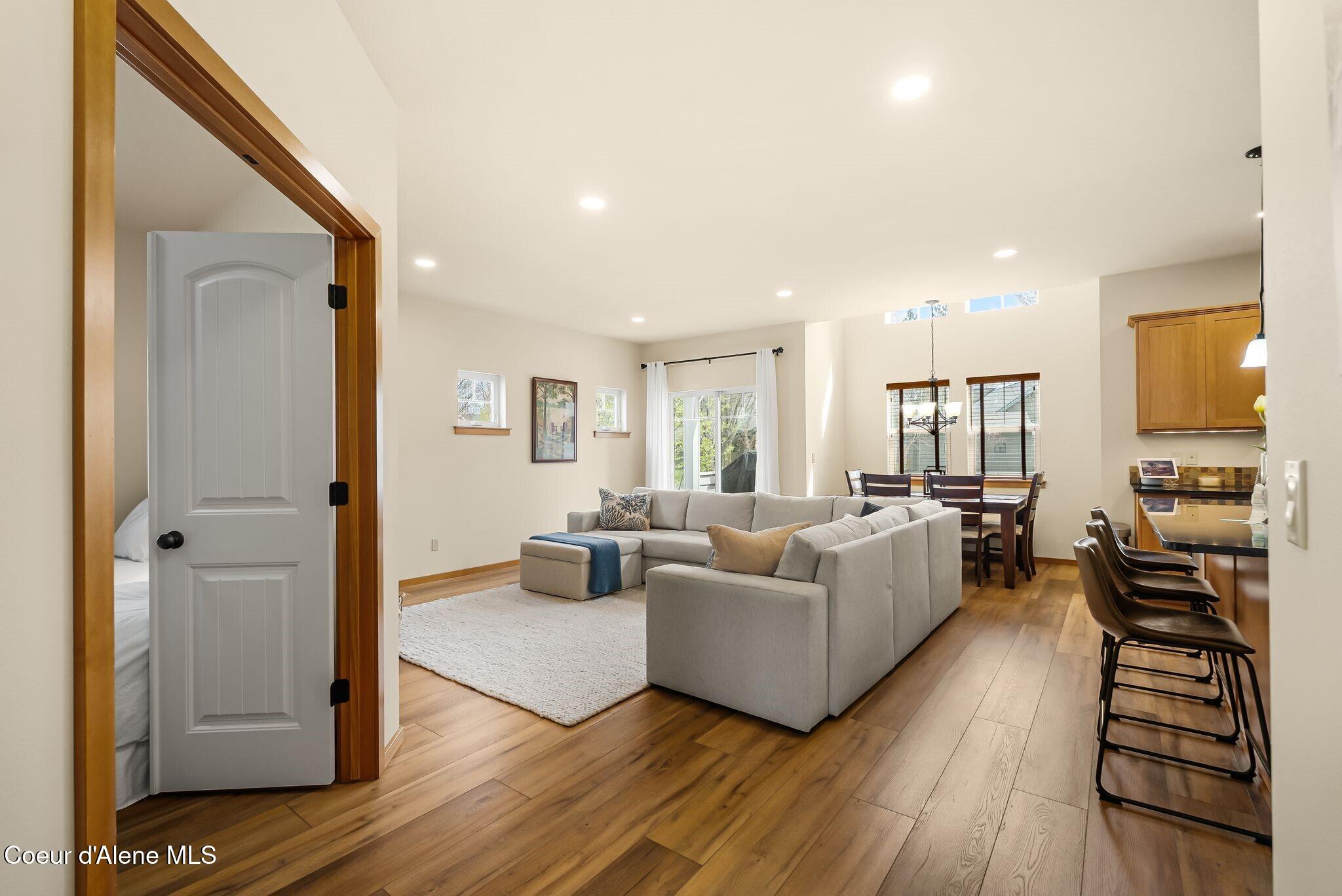 404 Lundblad PL
