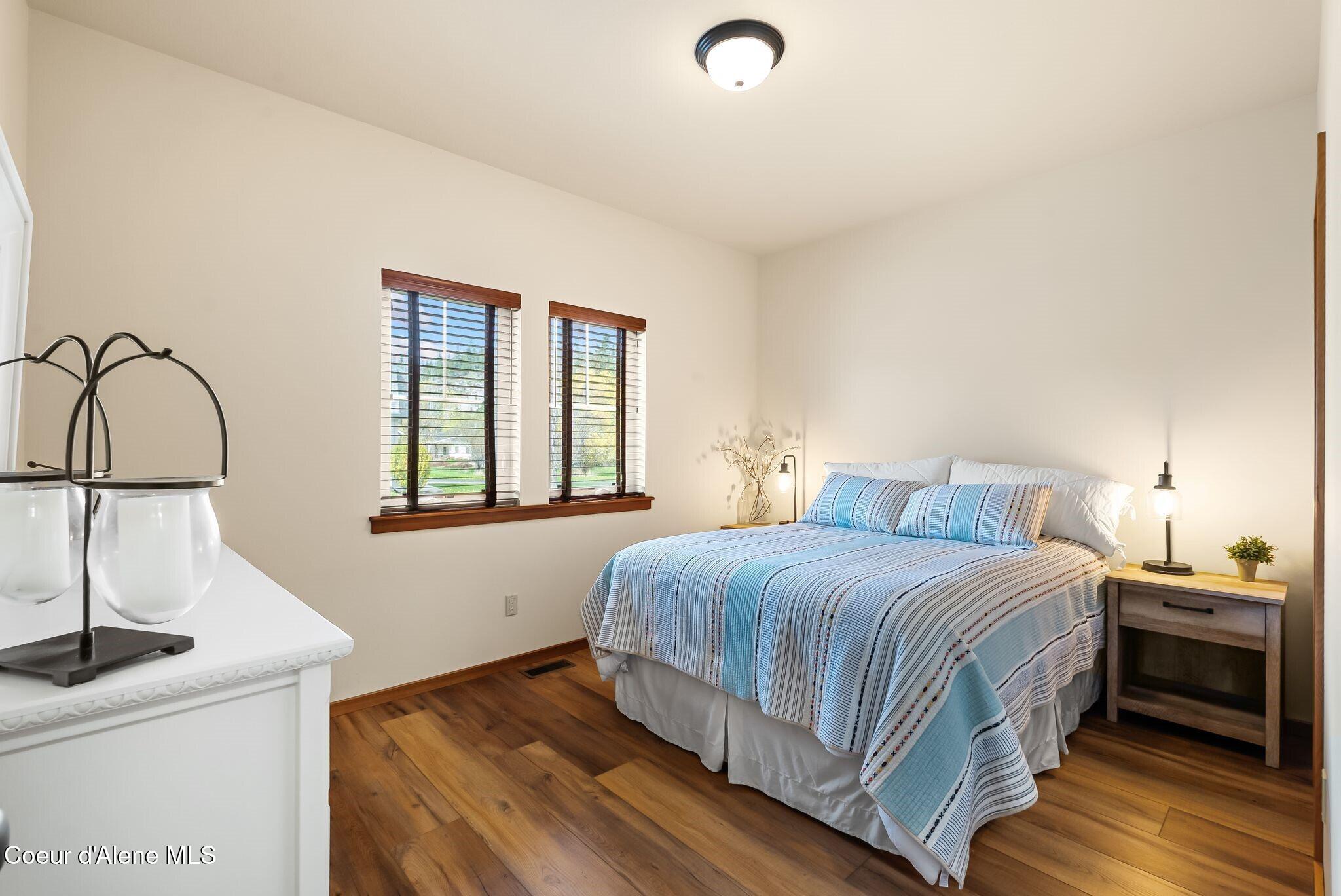 404 Lundblad PL
