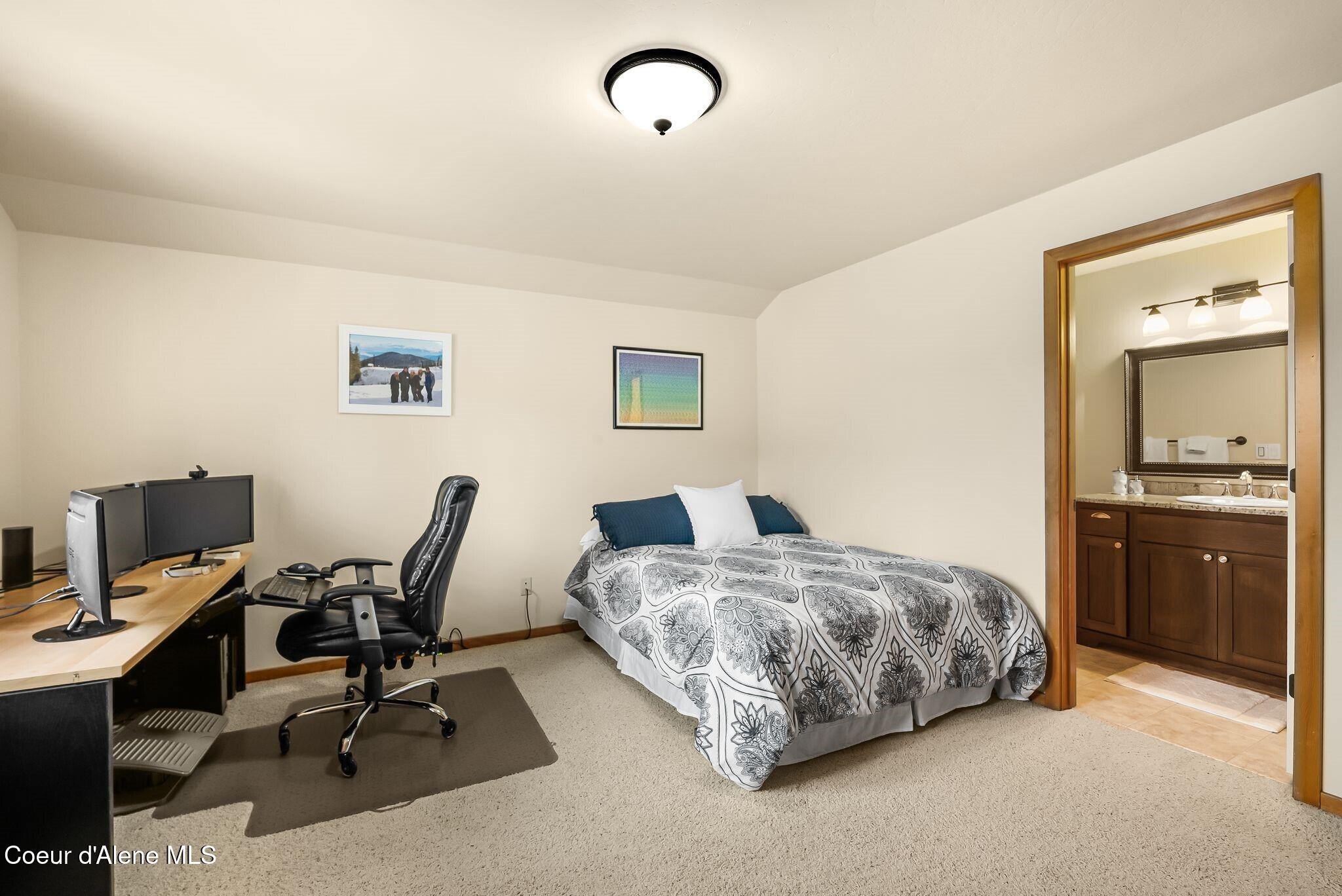 404 Lundblad PL