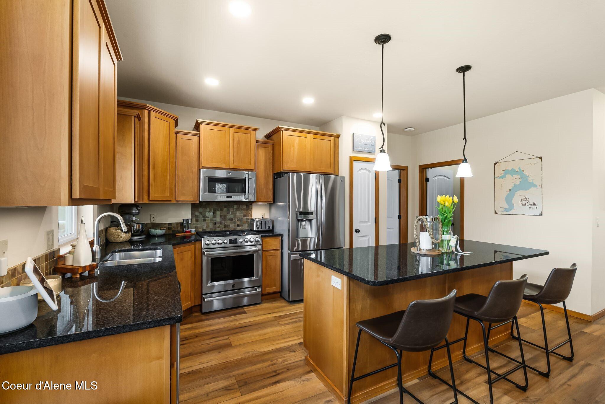 404 Lundblad PL