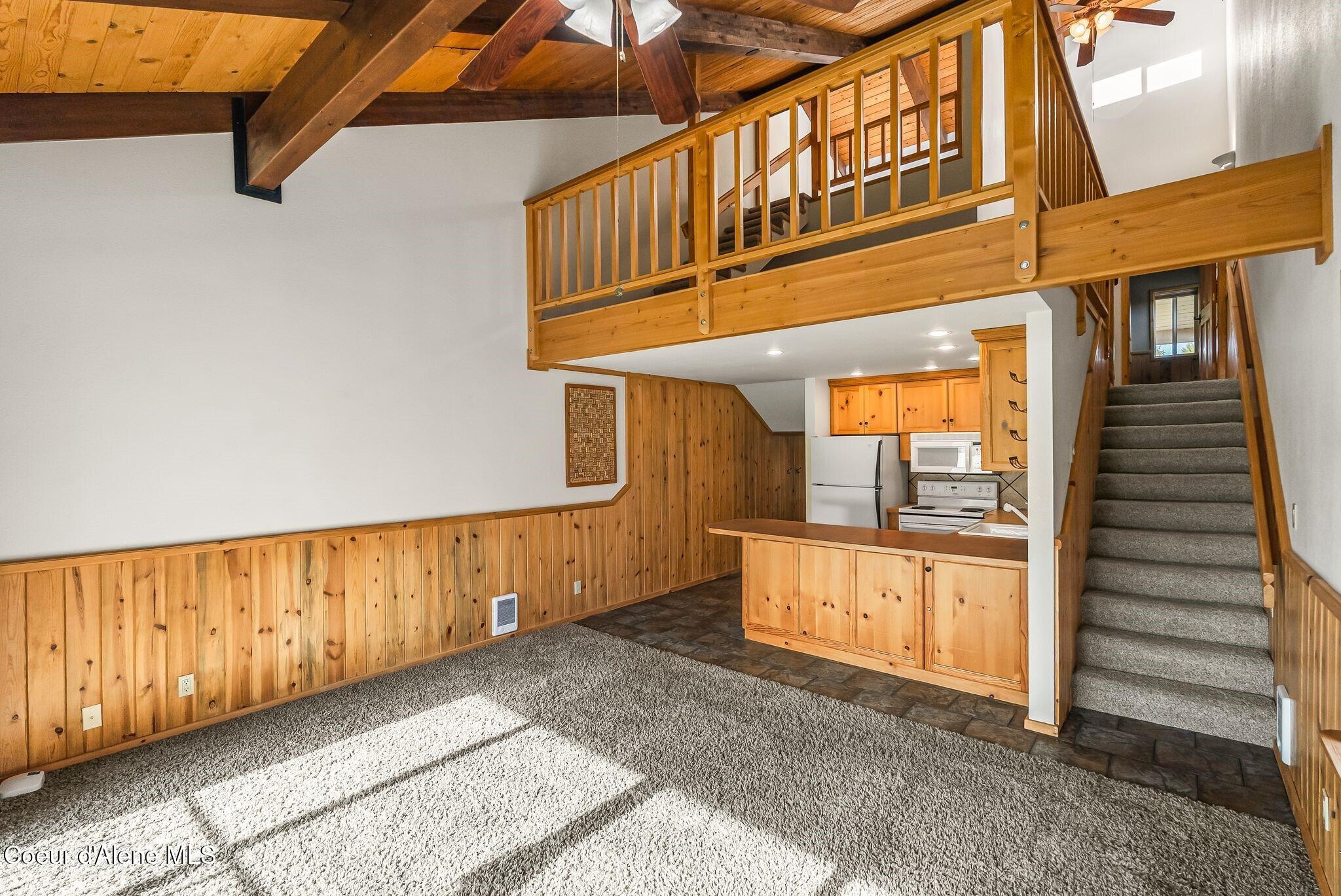 301 Iberian Way, 218