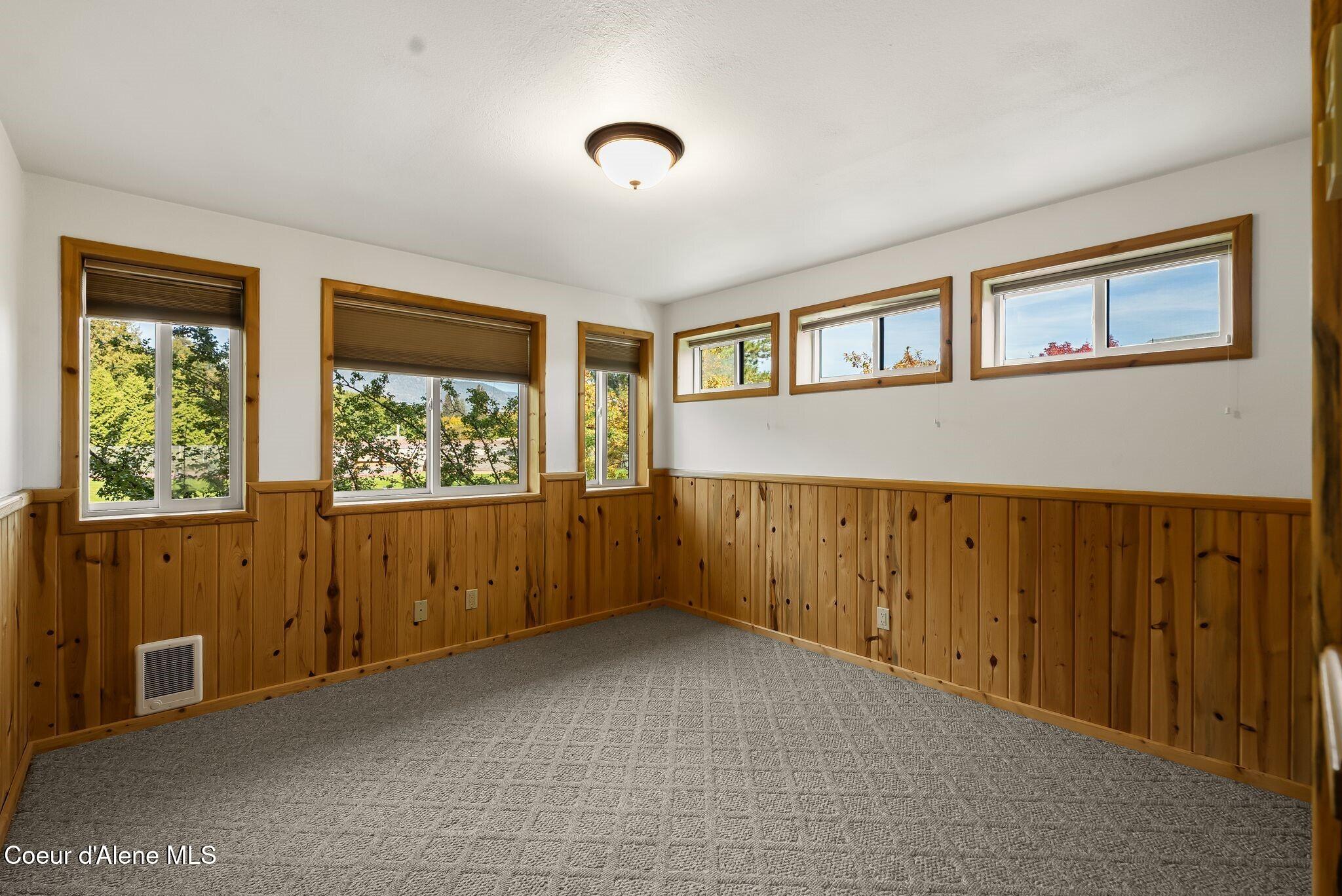 301 Iberian Way, 218