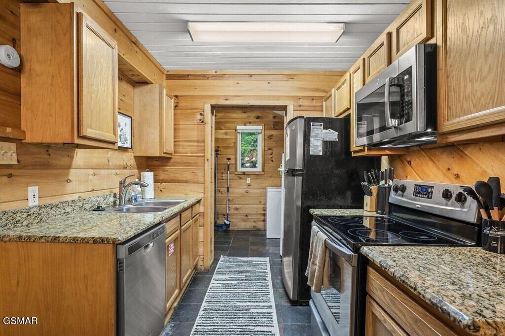 907 Ski Mountain Rd. Road Road