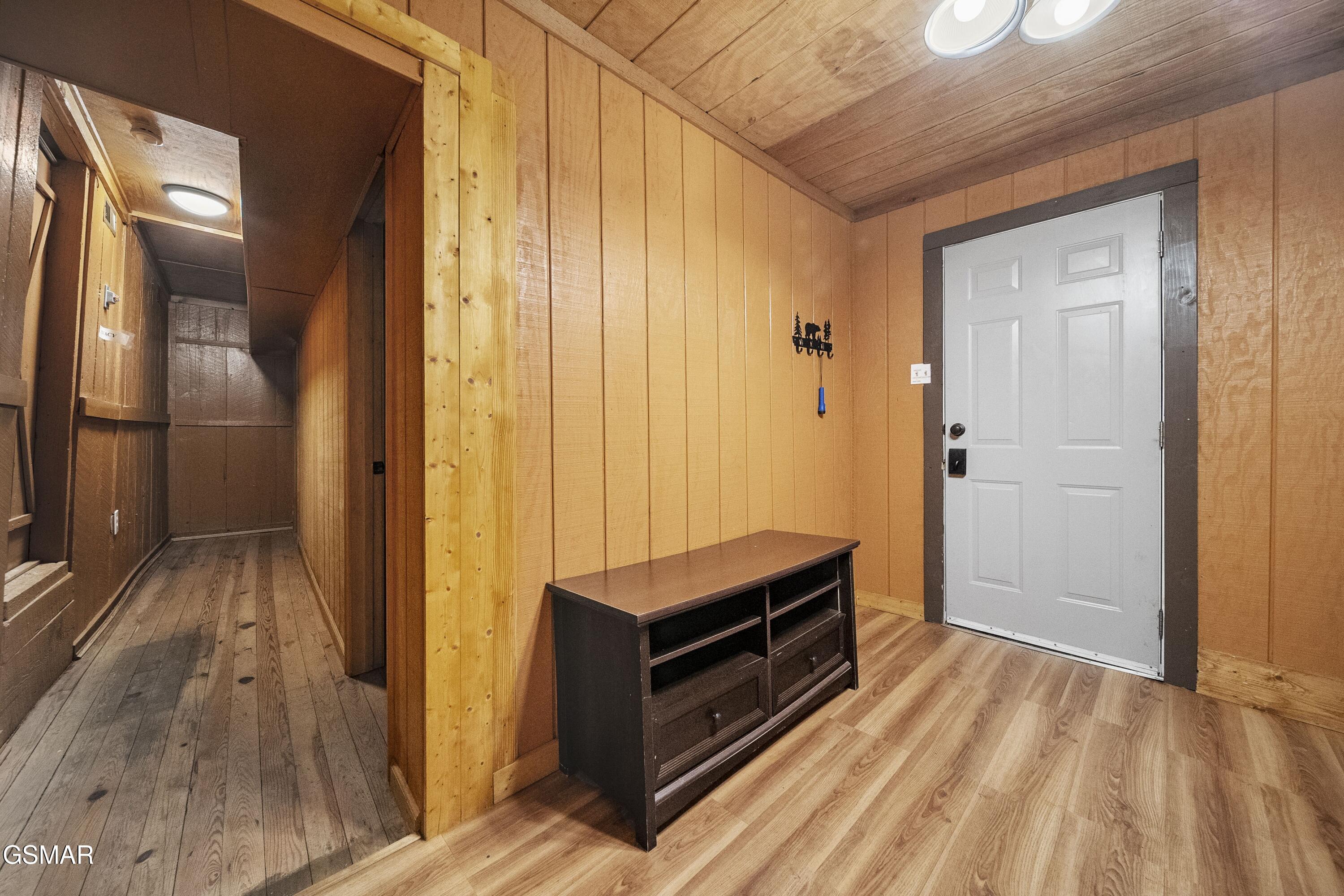 215 Lovers Lane Lane