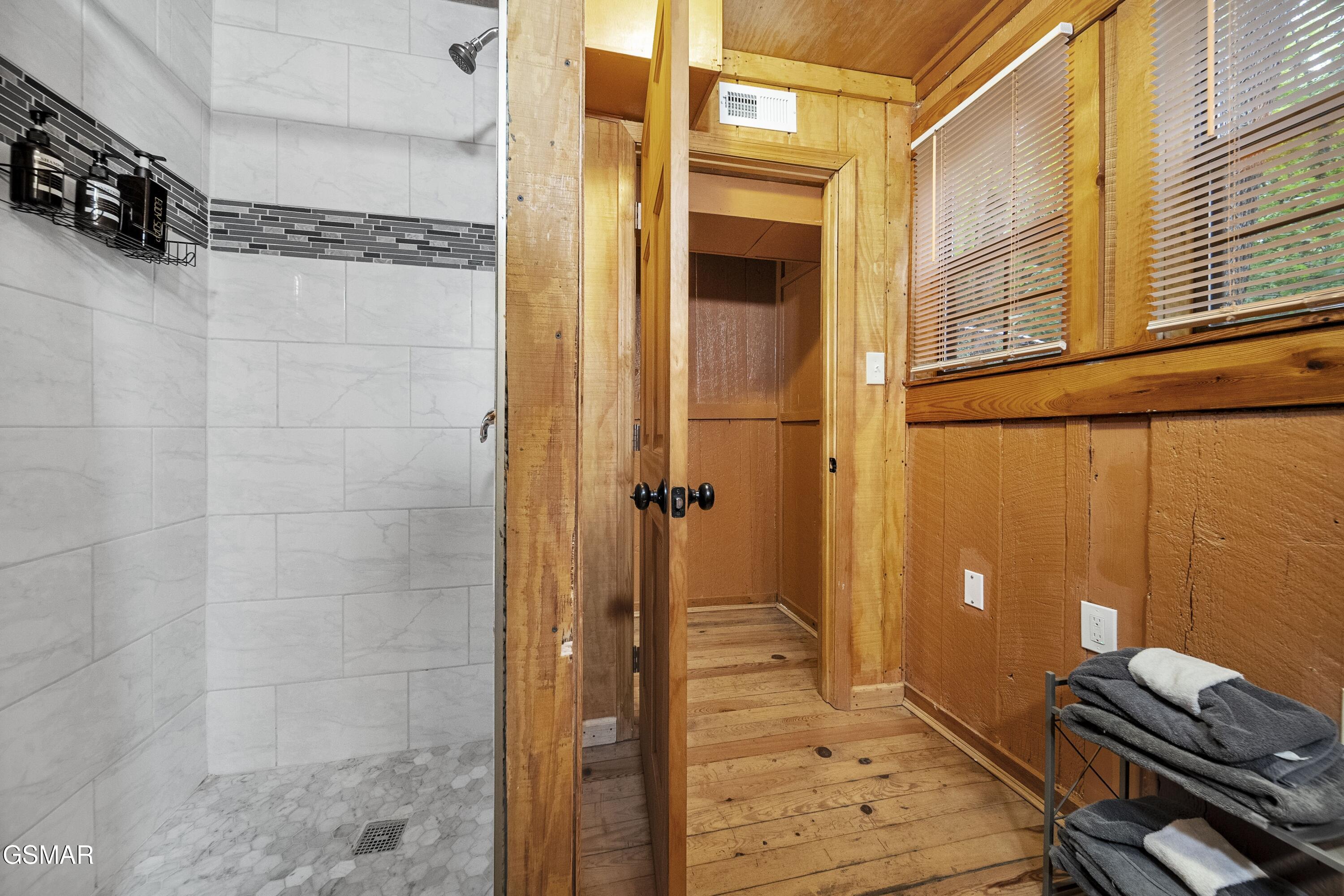 215 Lovers Lane Lane