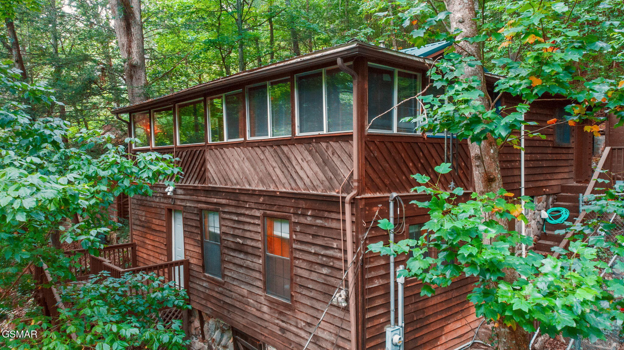 215 Lovers Lane Lane