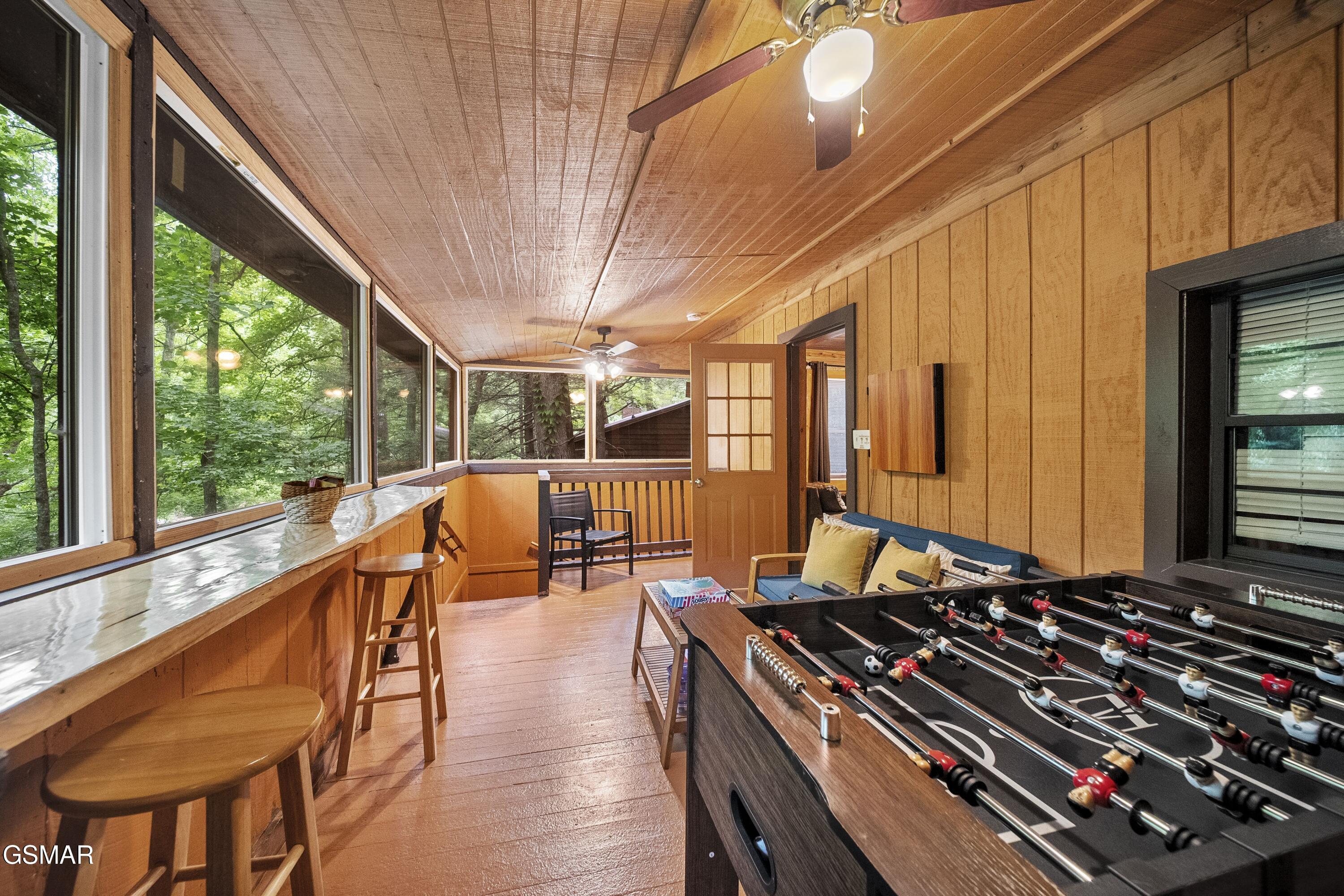 215 Lovers Lane Lane