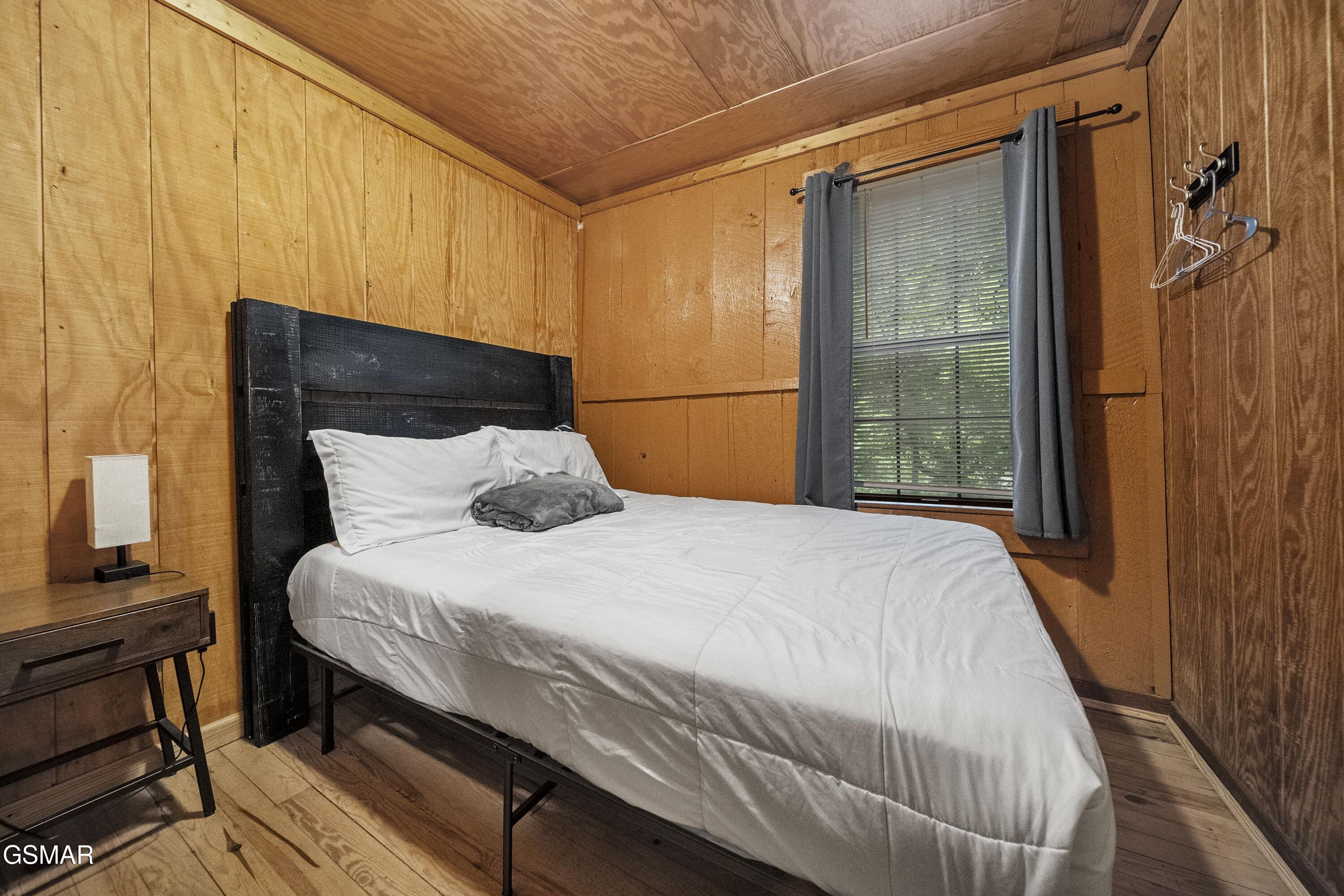 215 Lovers Lane Lane