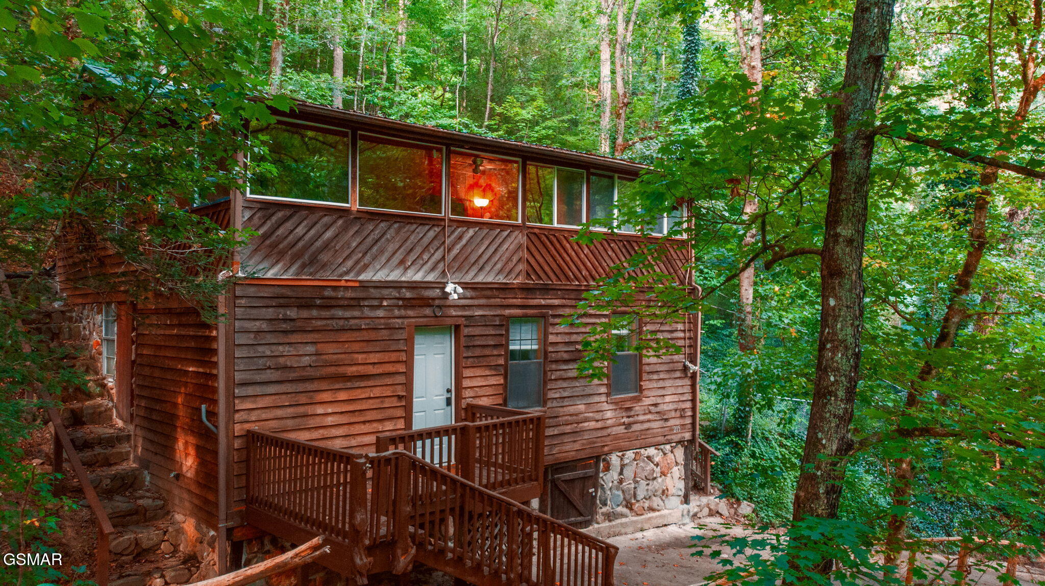 215 Lovers Lane Lane