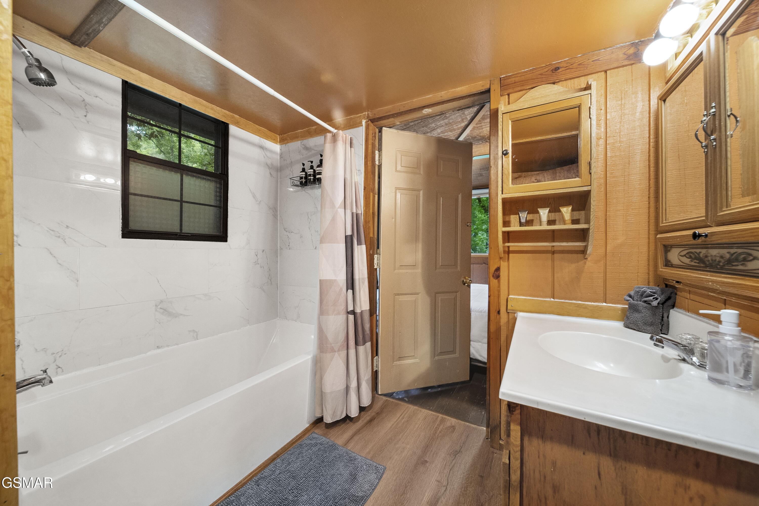 215 Lovers Lane Lane