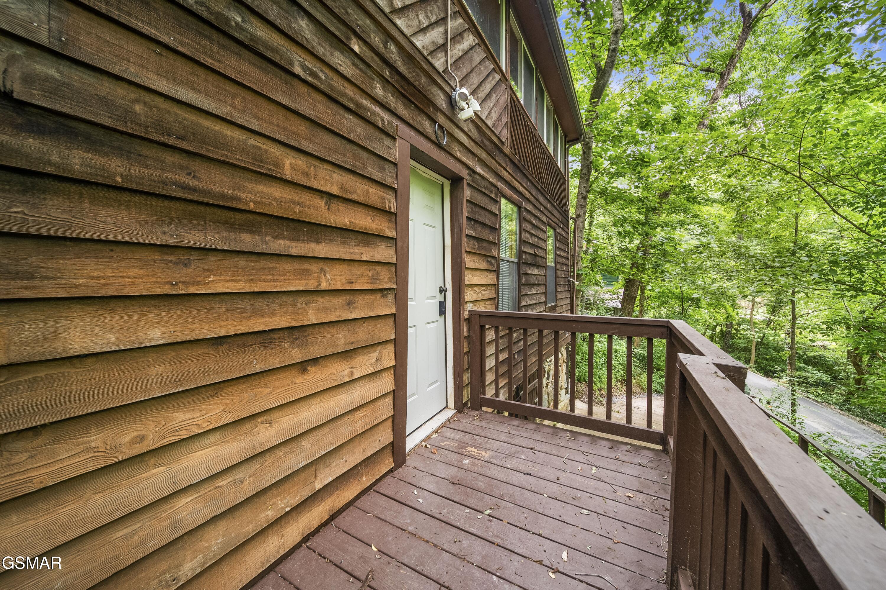 215 Lovers Lane Lane