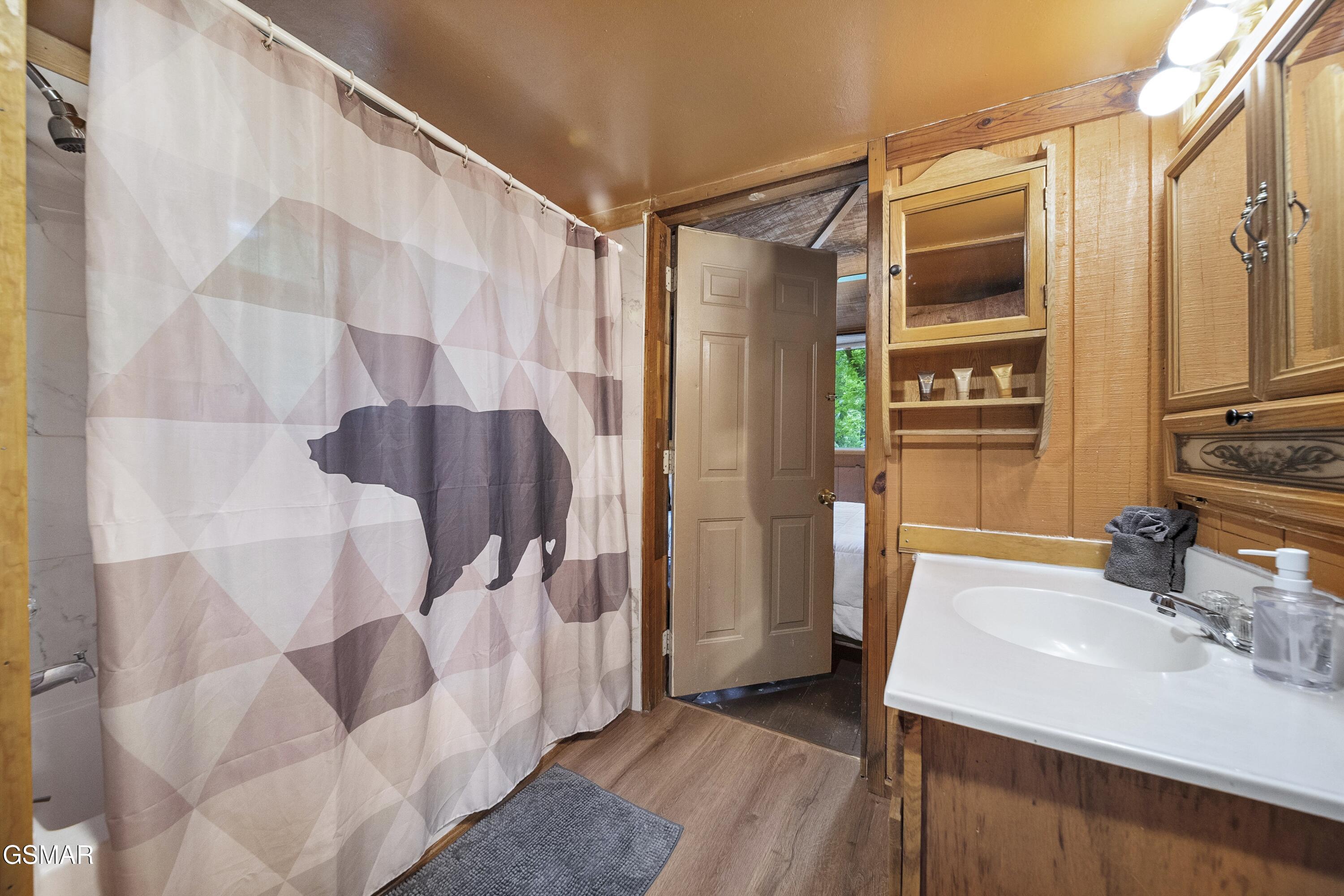 215 Lovers Lane Lane