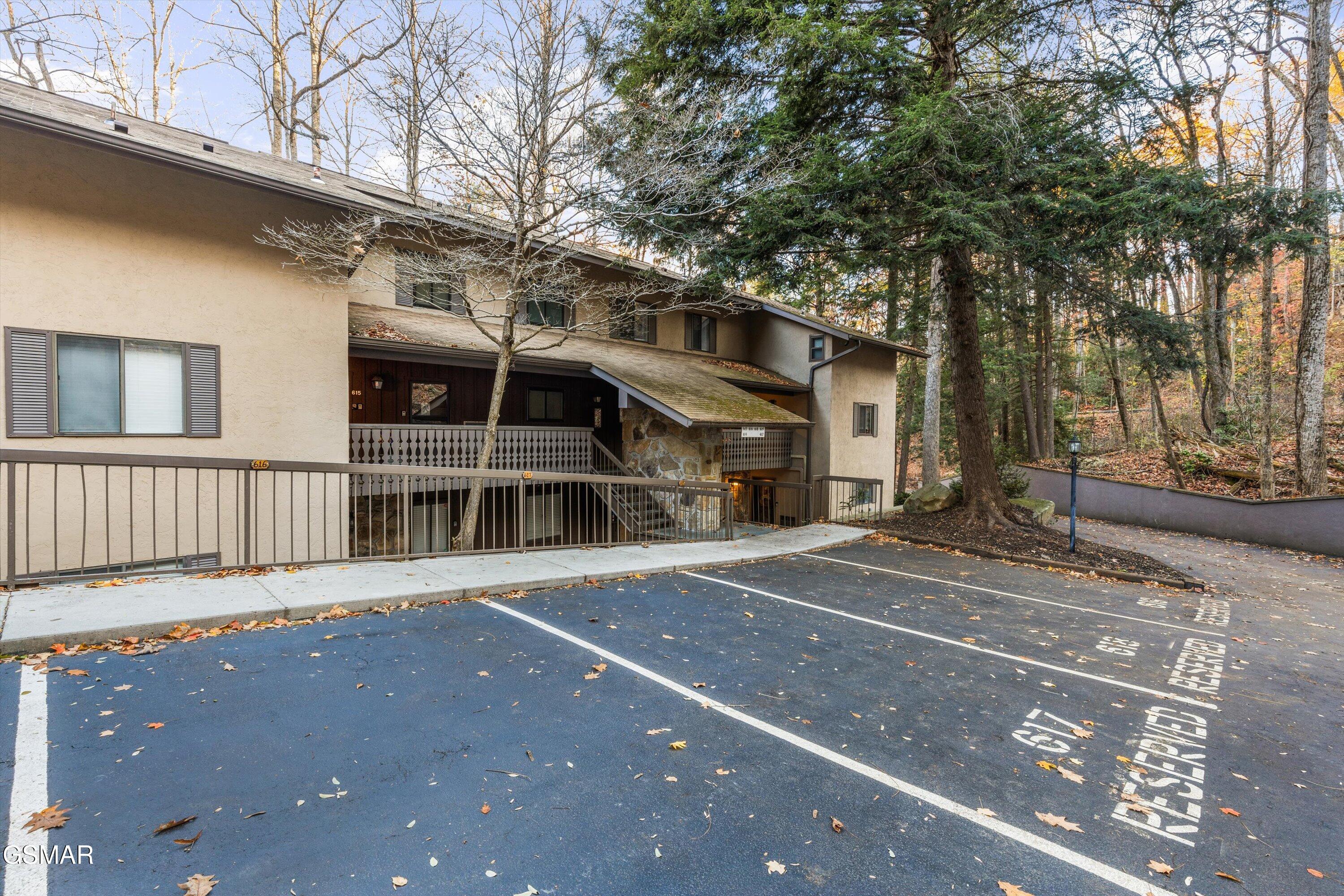 1235 Ski Mountain Rd. Apt.614