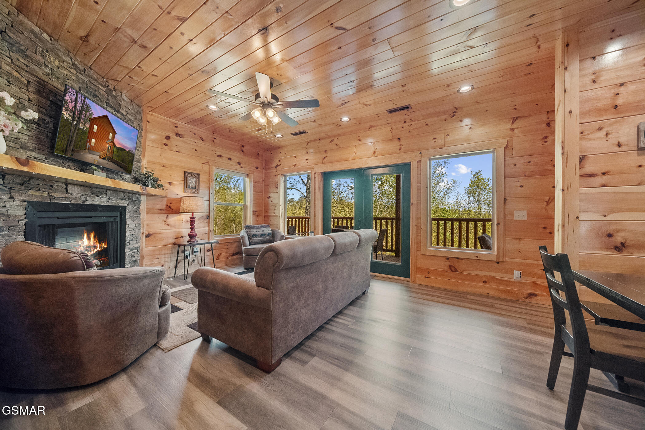 1106 N Trail Drive Drive