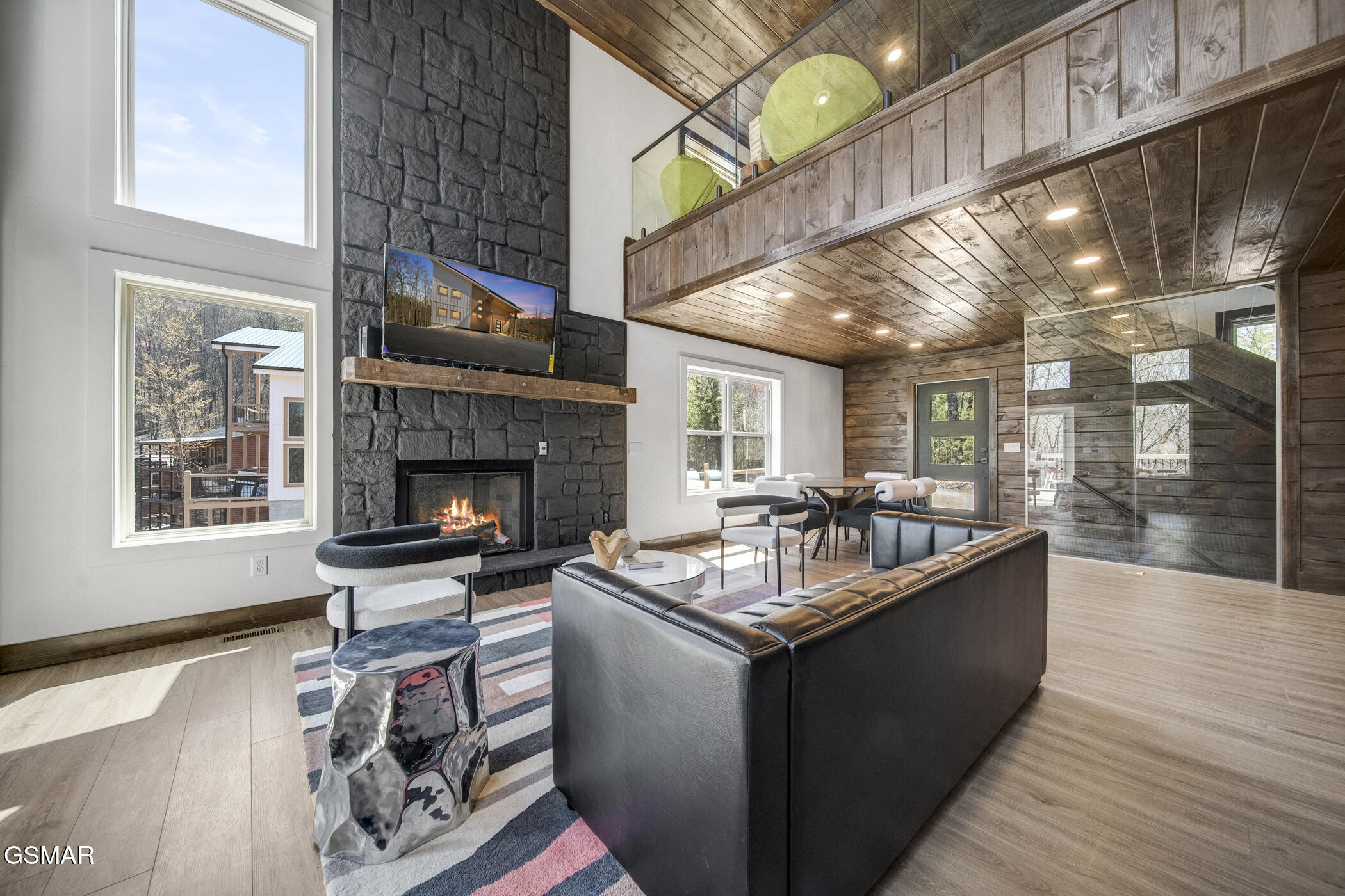 1928 Pine Court Court