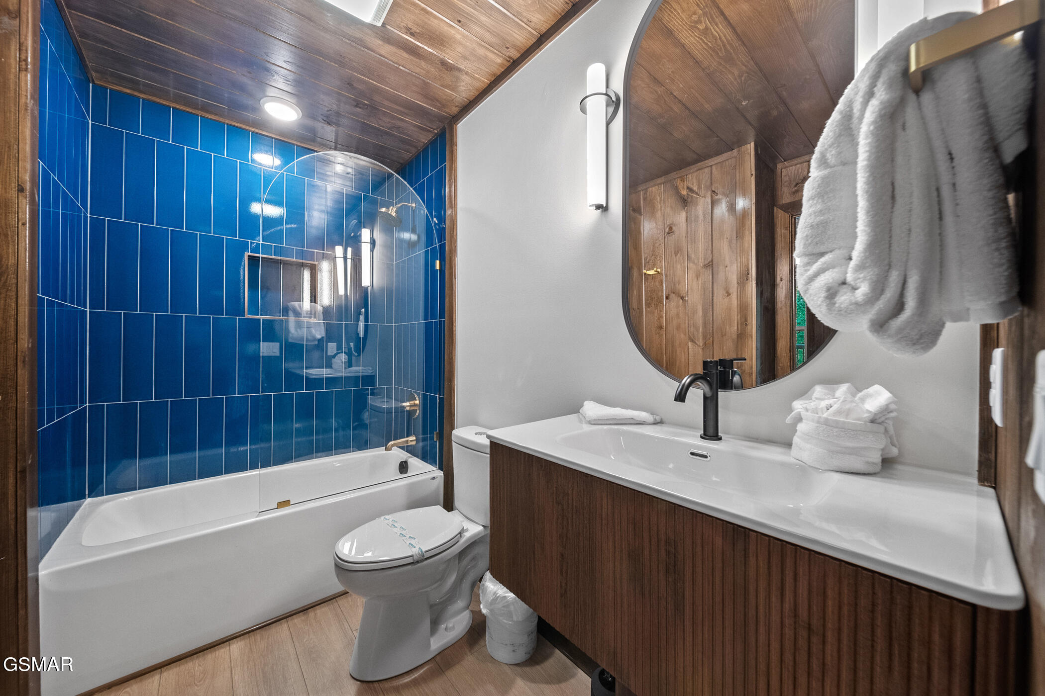 1928 Pine Court Court