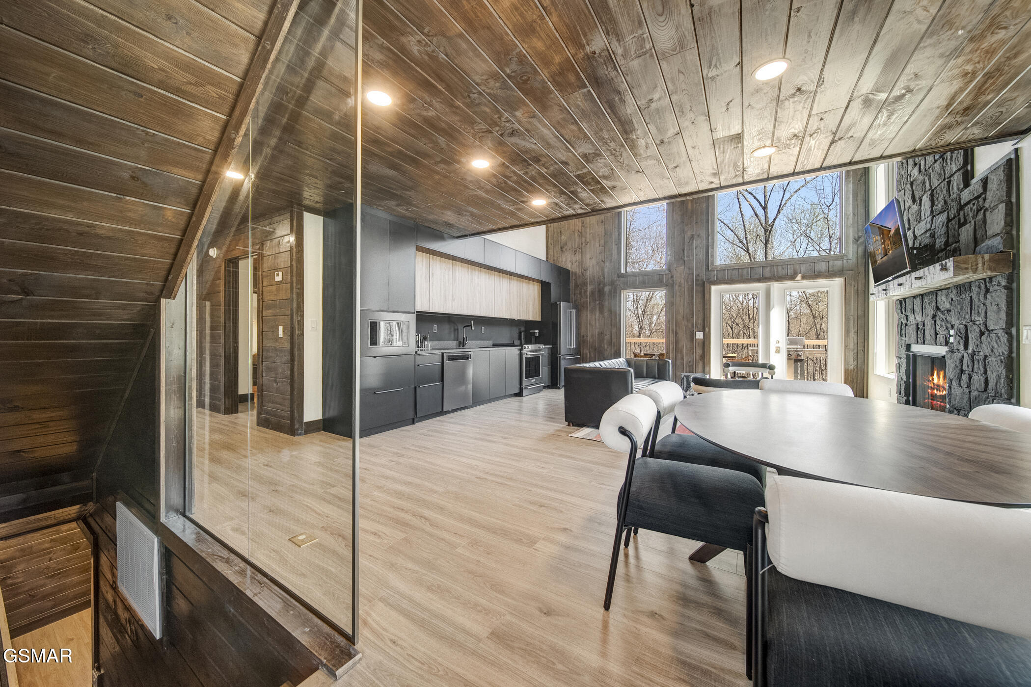 1928 Pine Court Court