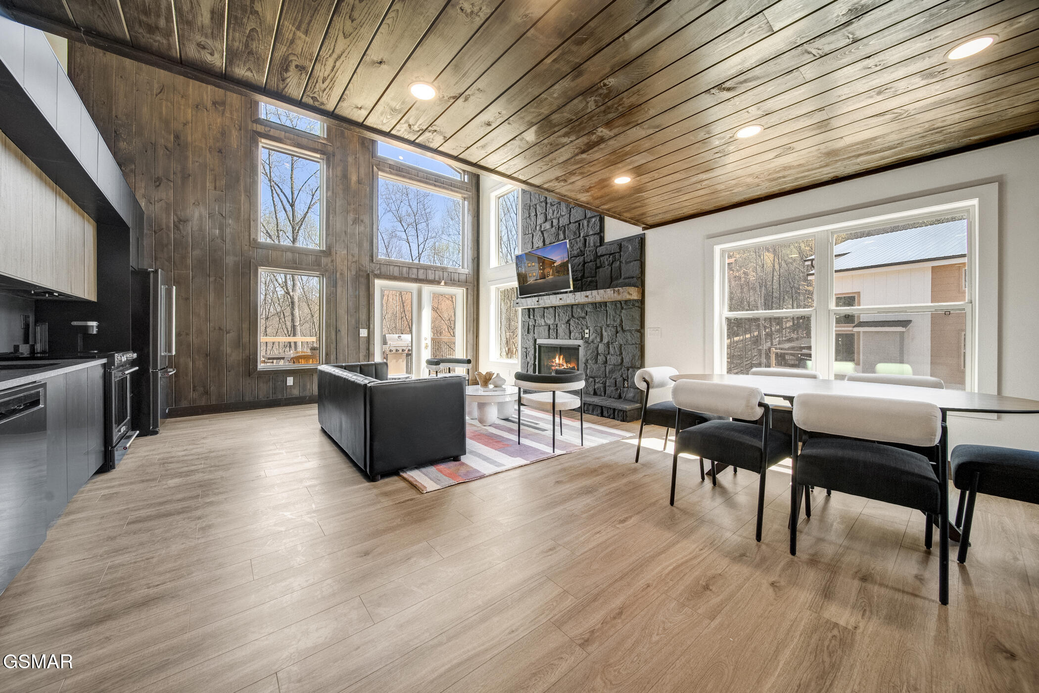 1928 Pine Court Court