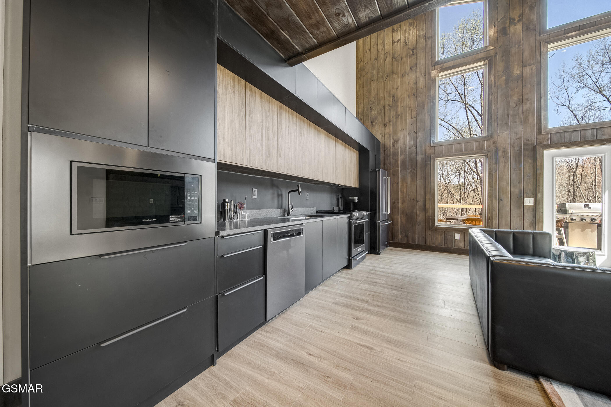 1928 Pine Court Court