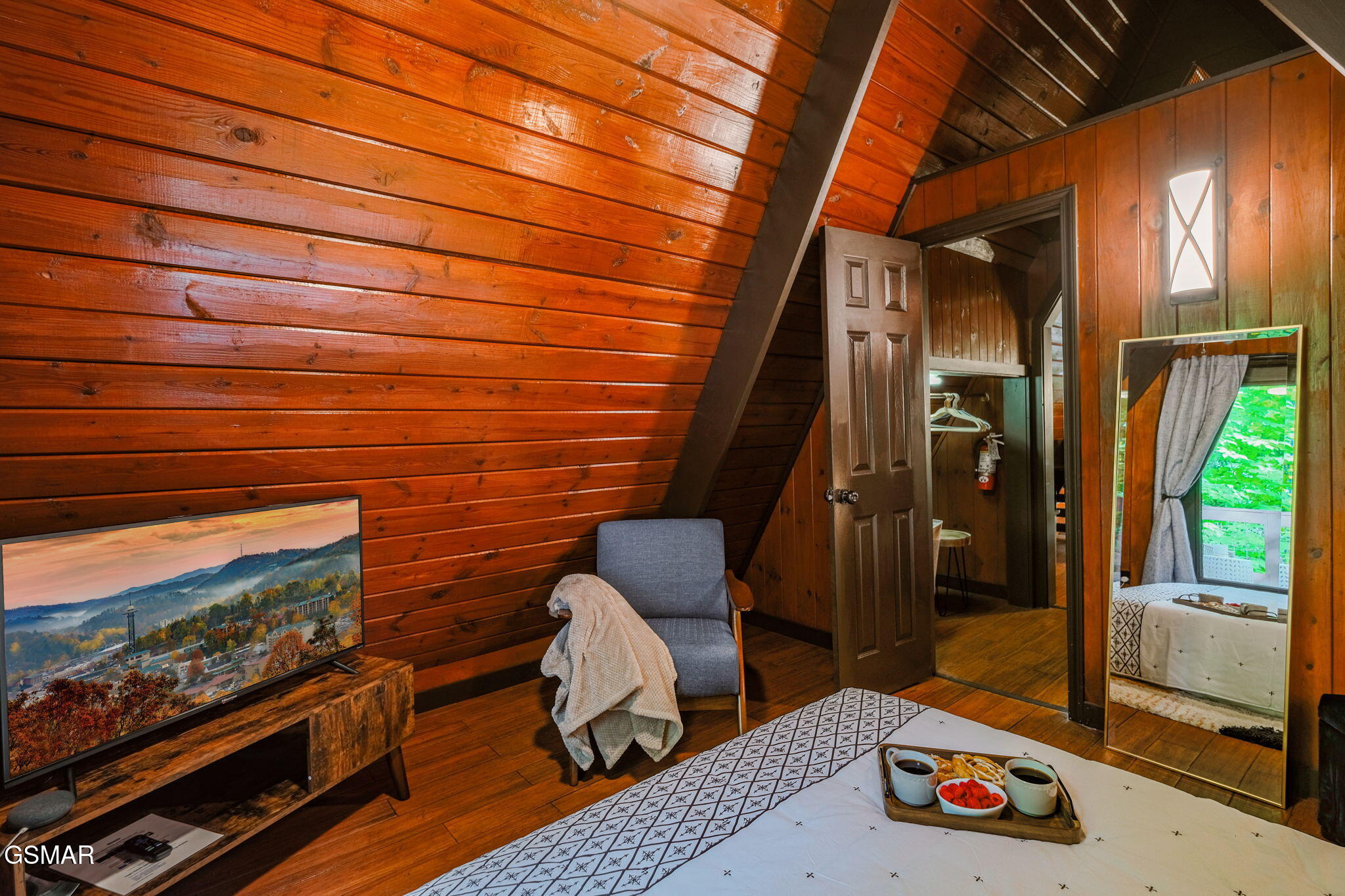 1121 Ski Mountain Road Road