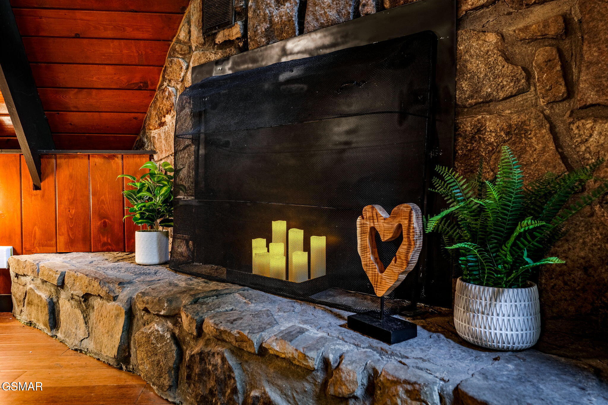 1121 Ski Mountain Road Road
