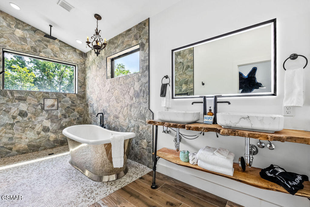 2151 Seagle Hollow Road Road