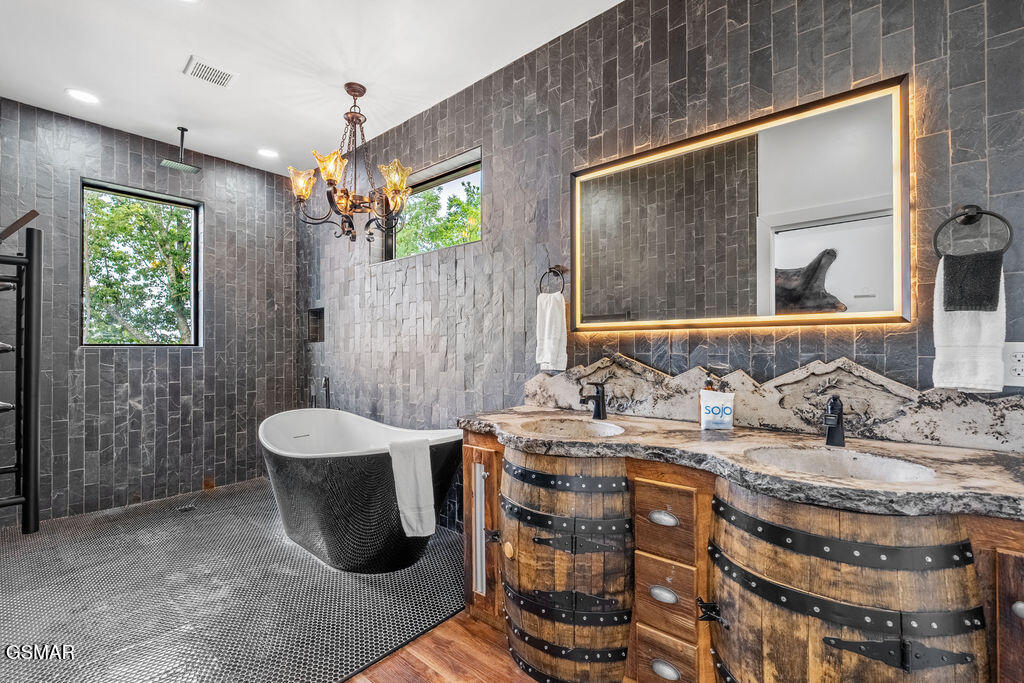 2151 Seagle Hollow Road Road