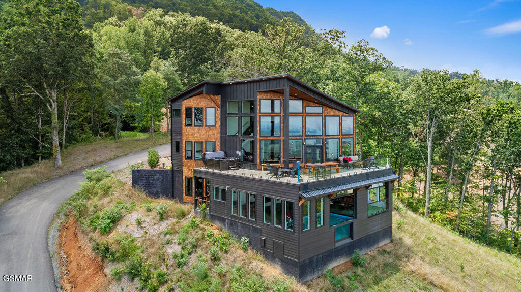2151 Seagle Hollow Road Road